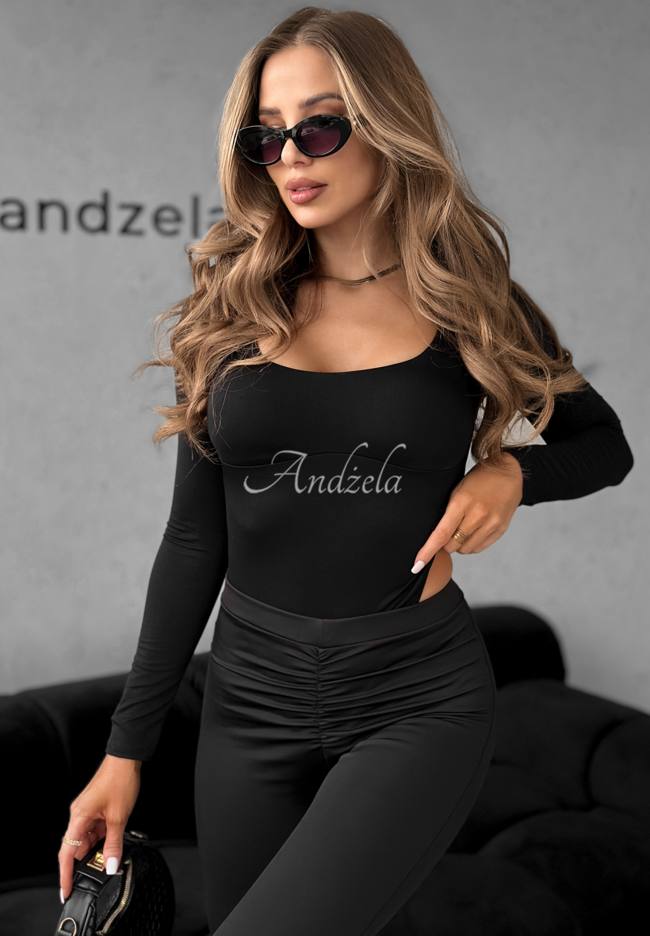 Body s výstrihom Come Over čierne