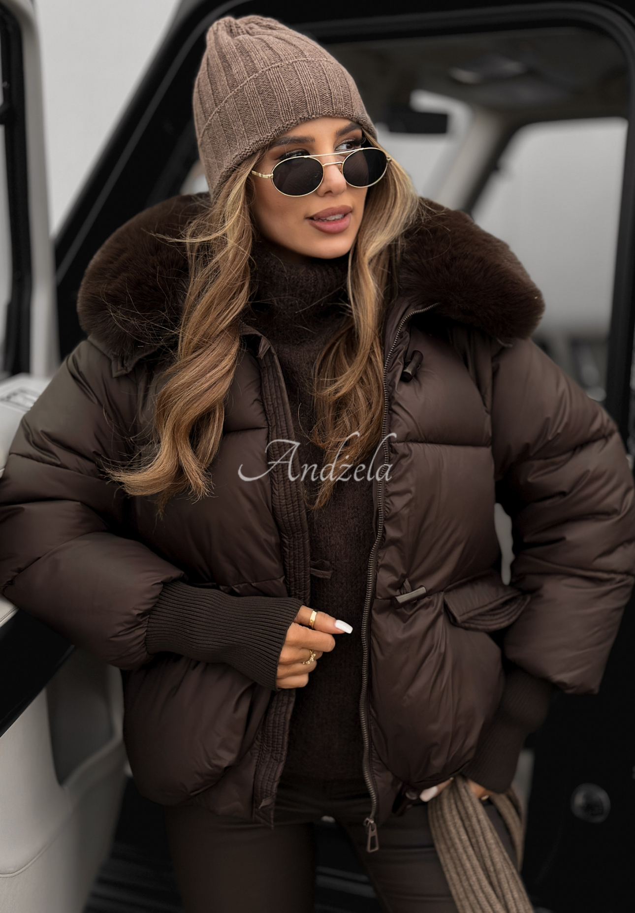 Prešívaná bunda s kapucňou a kožušinou Little Snowman čokoládová