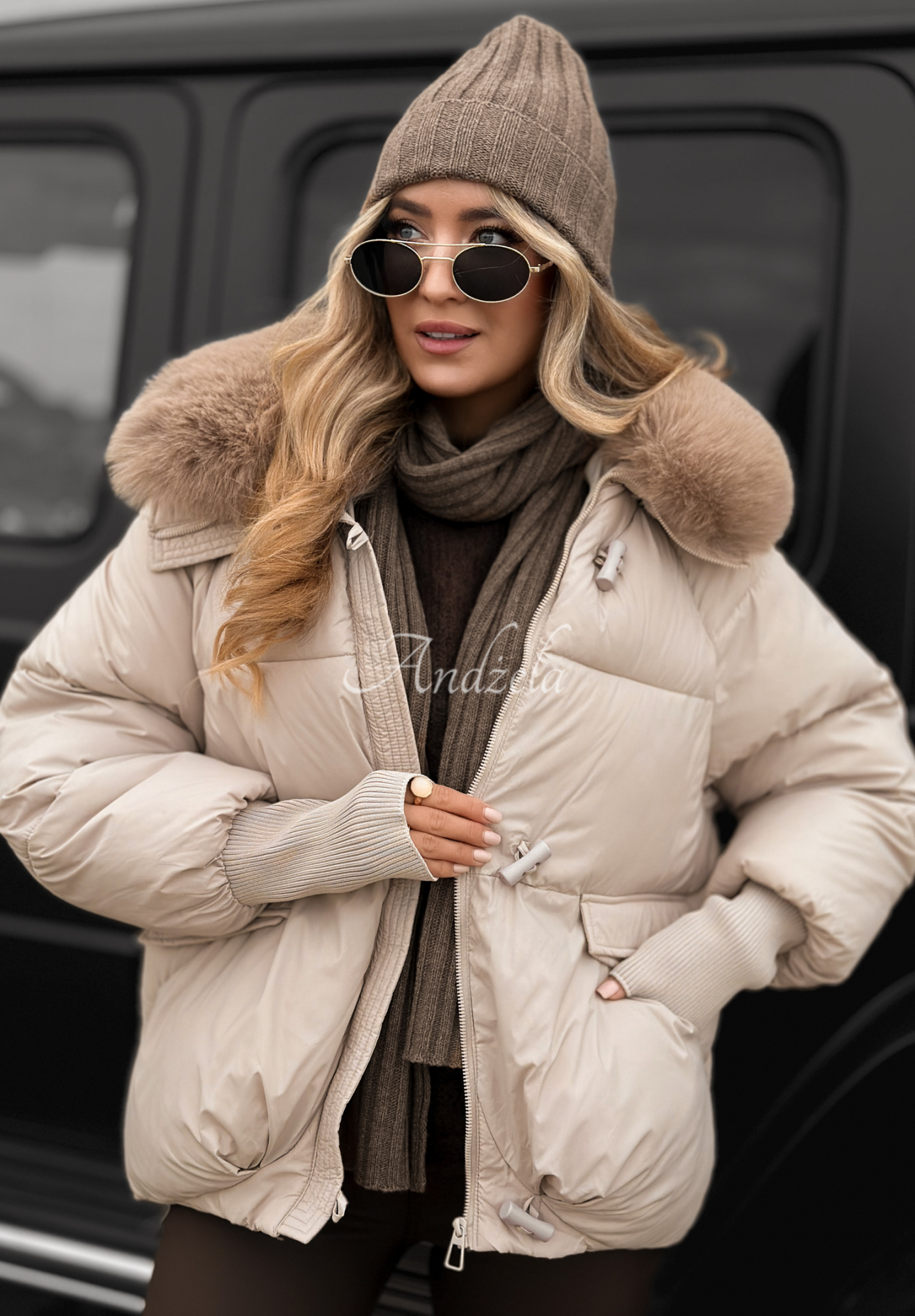 Prešívaná bunda s kapucňou a kožušinou Little Snowman béžová