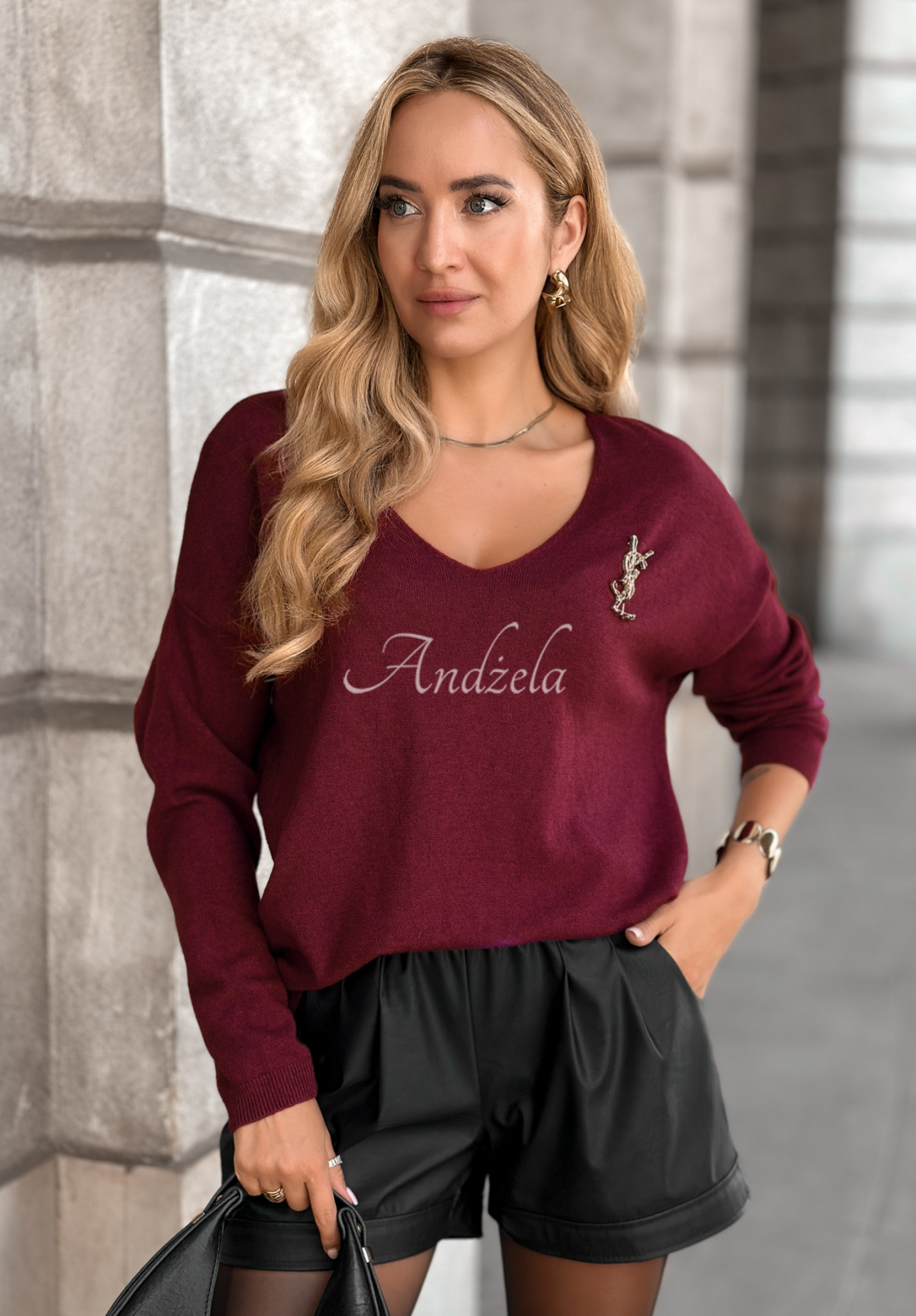 Ľahký sveter s výstrihom Sensibility bordová