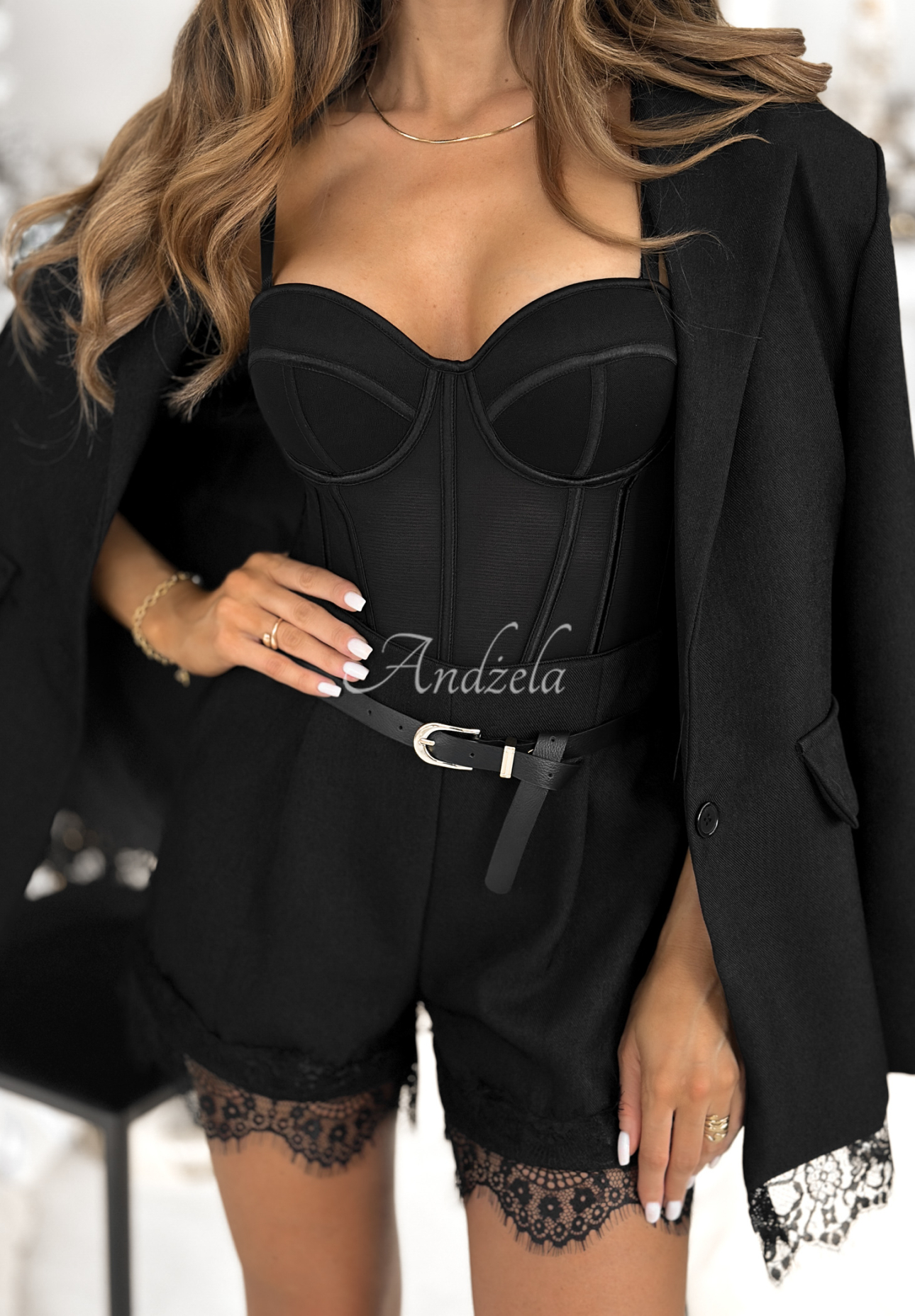 Krátke šortky s čipkou Almost Forever čierne