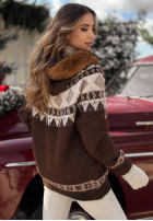Vzorovaný Sveter z futerkiem Christmas Fireplace čokoládový
