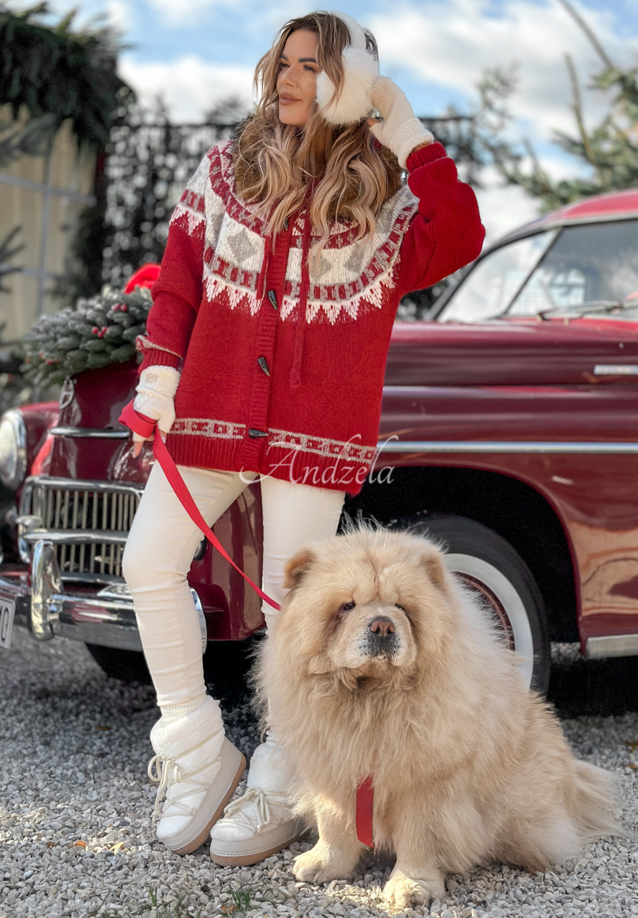 Vzorovaný sveter s kožušinou Christmas Fireplace červený