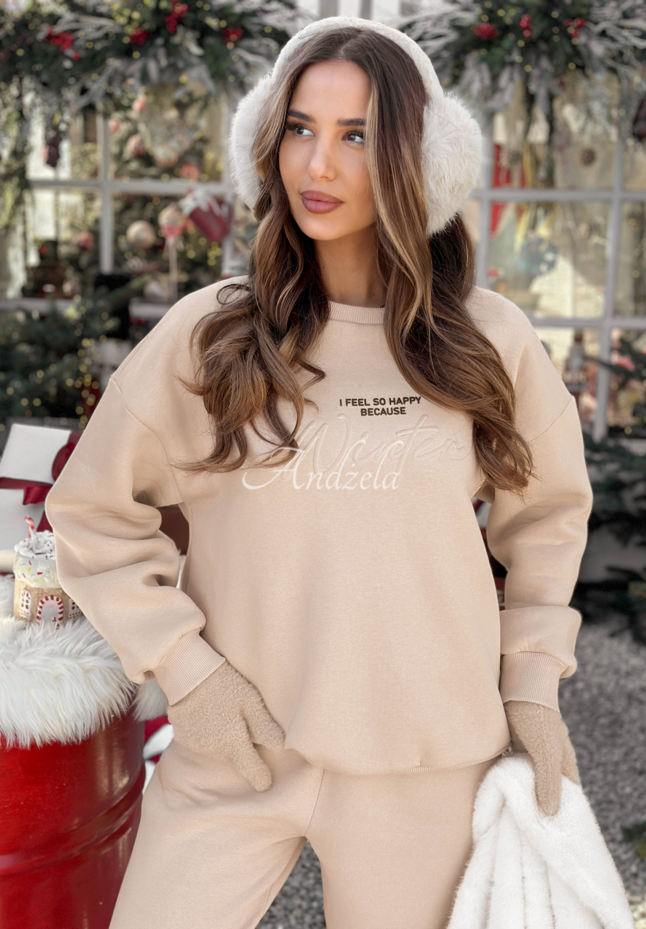 Tepláková súprava mikina a nohavice So Happy Because Winter béžový