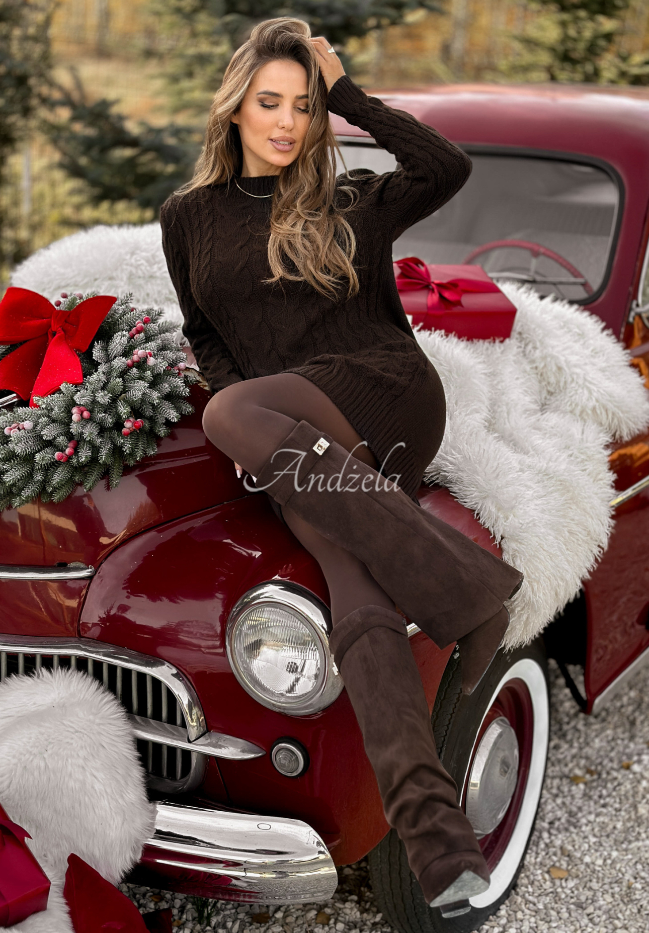 Ozdobne pletené svetrové šaty Now Speak čokoládová