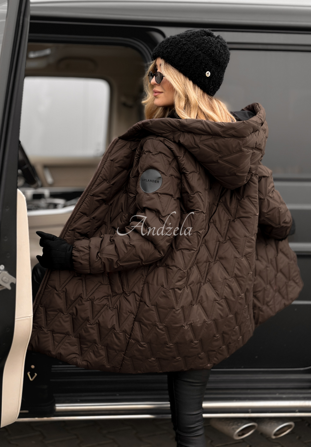 Prešívaná bunda s kapucňou Chilly Nights čokoládová