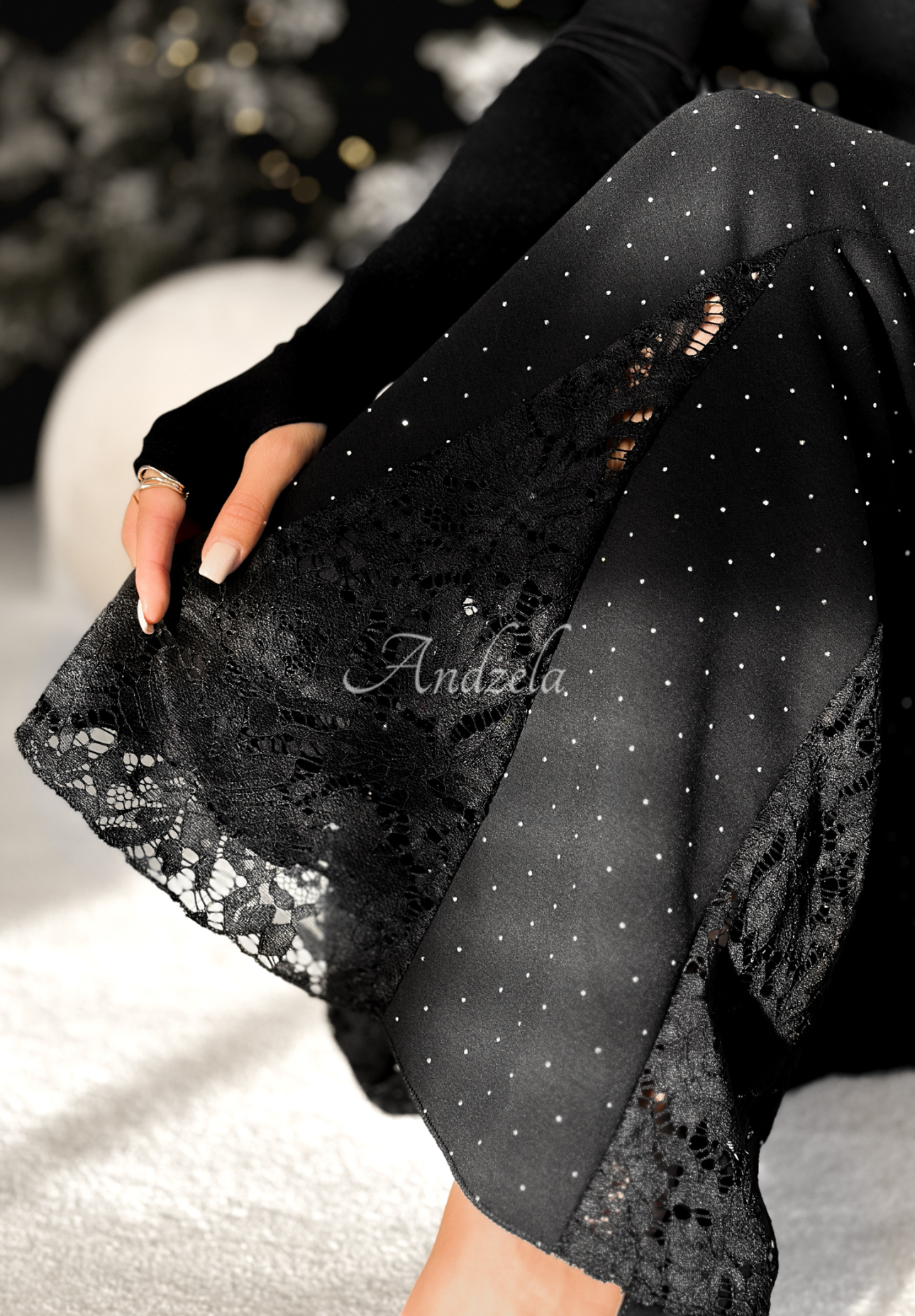Viskózové nohavice zvony s kryštálmi a čipkou Bling Allure čierne