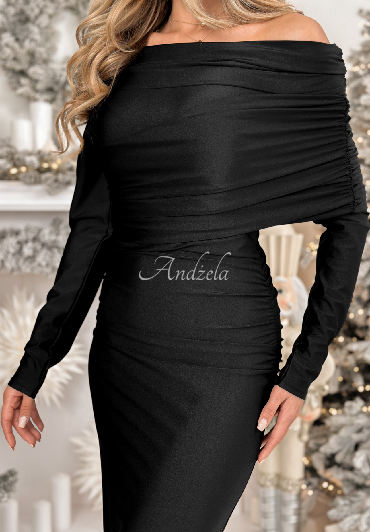 Priliehavé šaty maxi Magical Night čierna