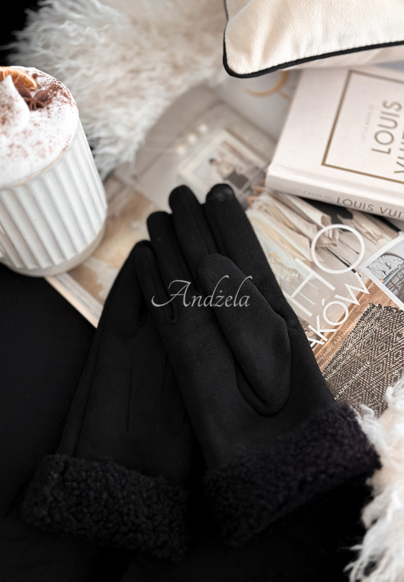 Semišové rukavice s kožušinou Frozen Hours čierne