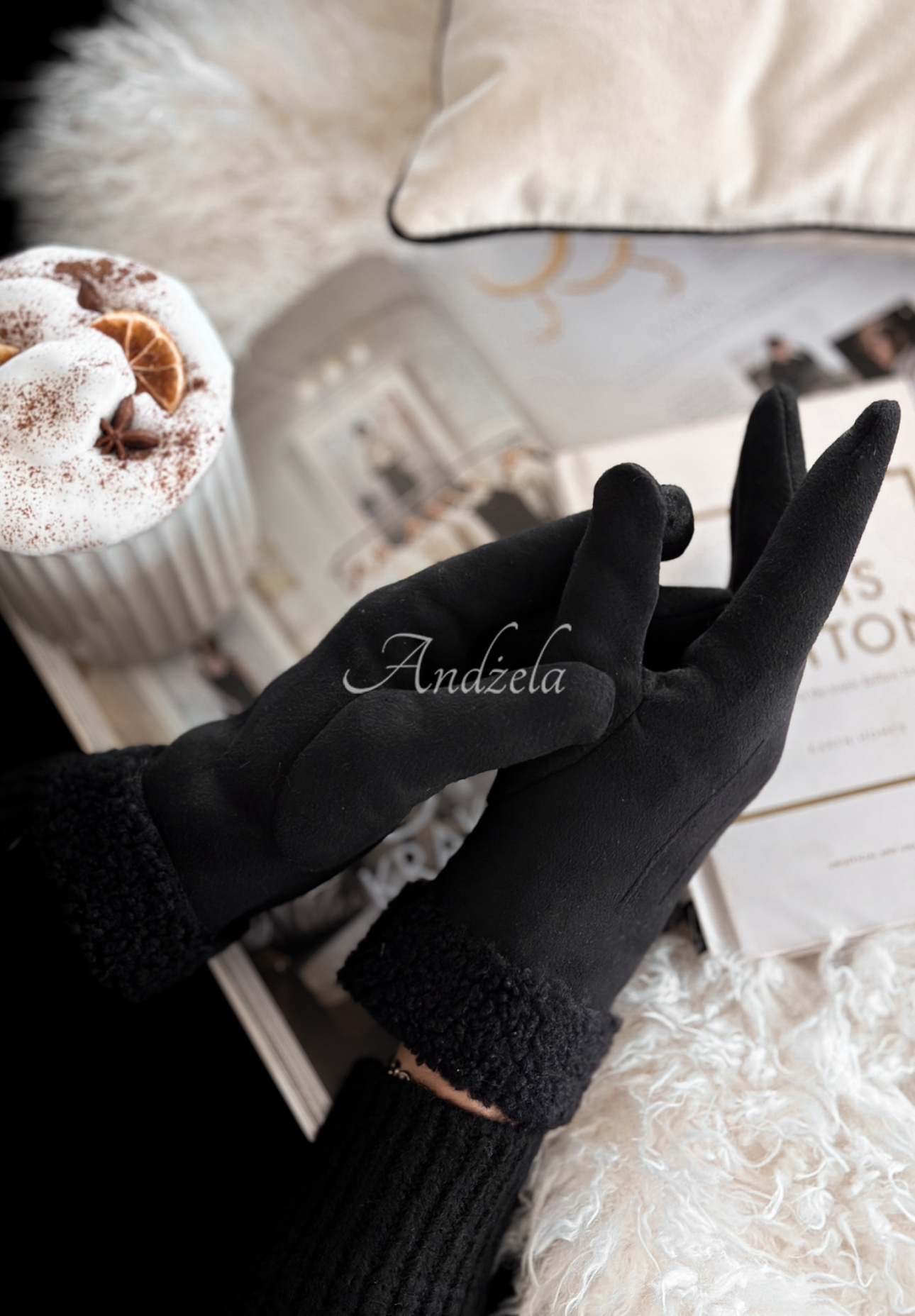 Semišové rukavice s kožušinou Frozen Hours čierne