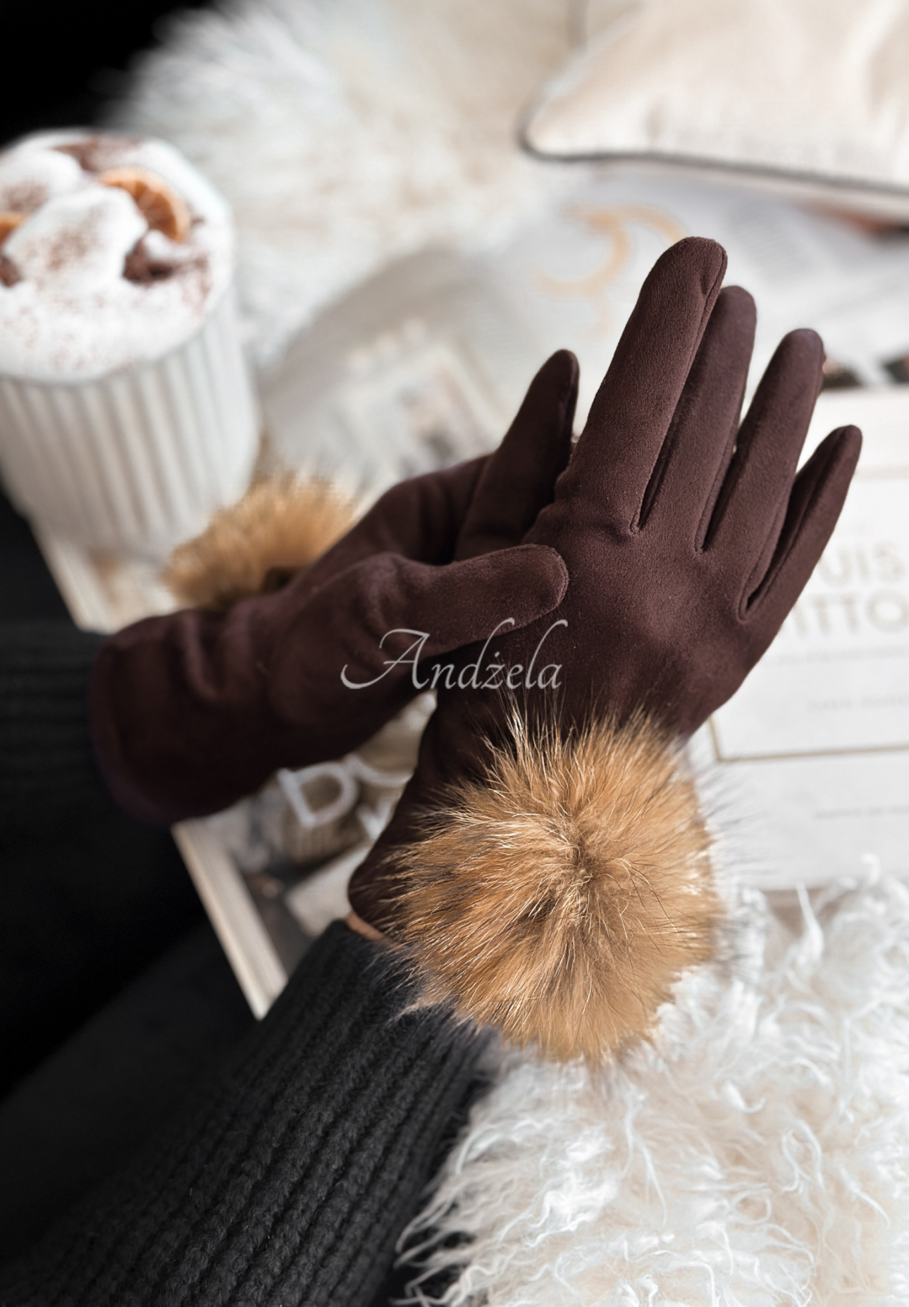 Rukavice z imitácie semišu Fluffy čokoládové
