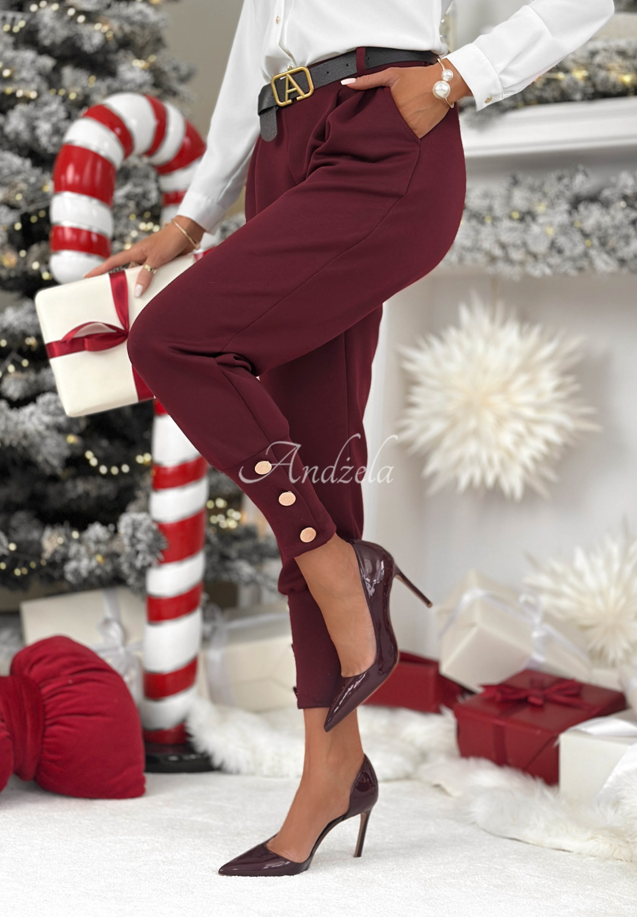 Látkové nohavice s gombíkmi Take A Peek bordové