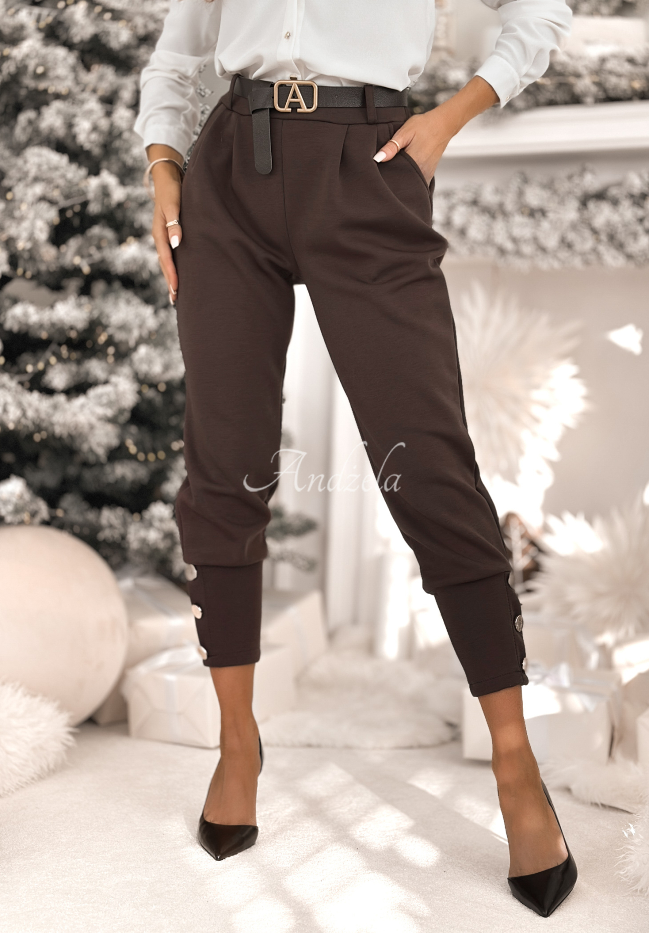 Látkové nohavice s gombíkmi Take A Peek čokoládové