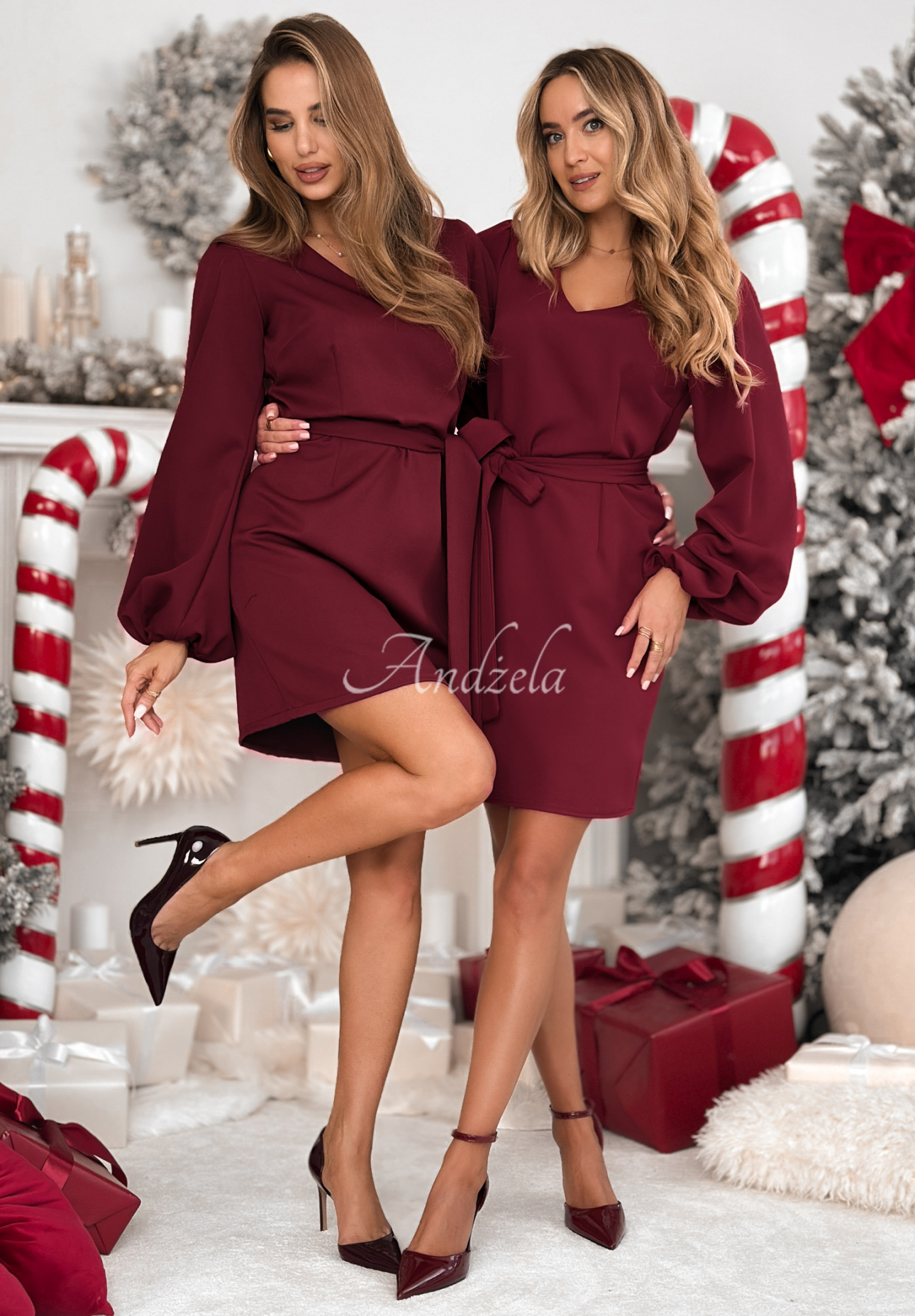 Šaty mini Different Vibes bordová