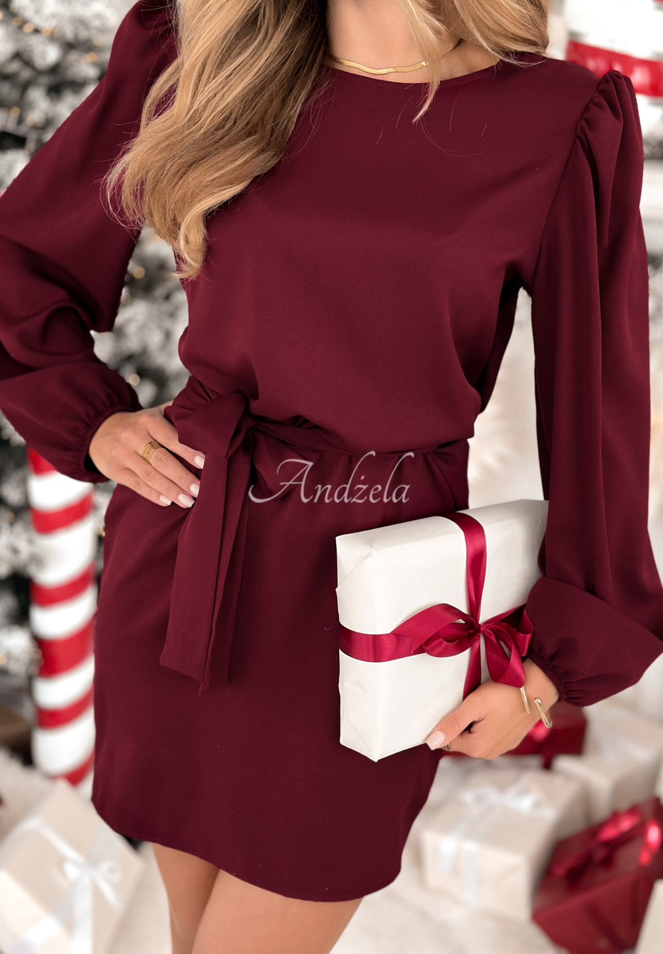 Šaty s nabíranými rukávy a páskem Crazy About You bordová