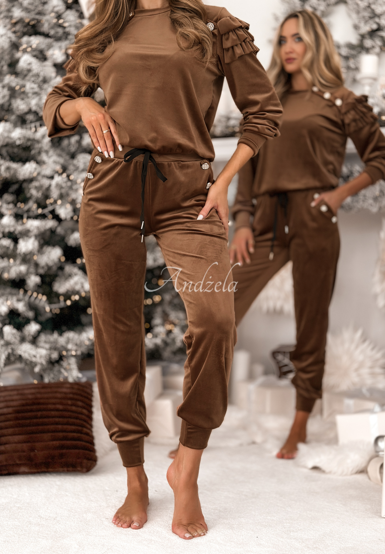 Velúrová tepláková súprava s volánikmi Just Two Of Us čokoládový