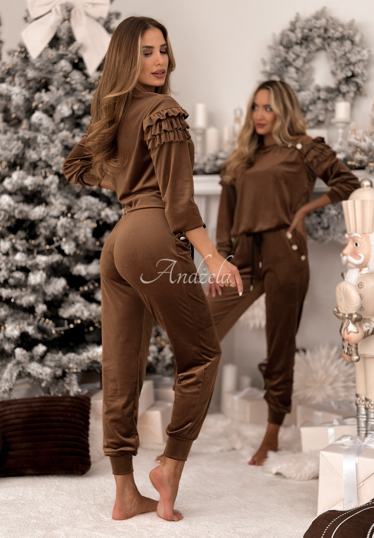 Velúrová tepláková súprava s volánikmi Just Two Of Us čokoládový