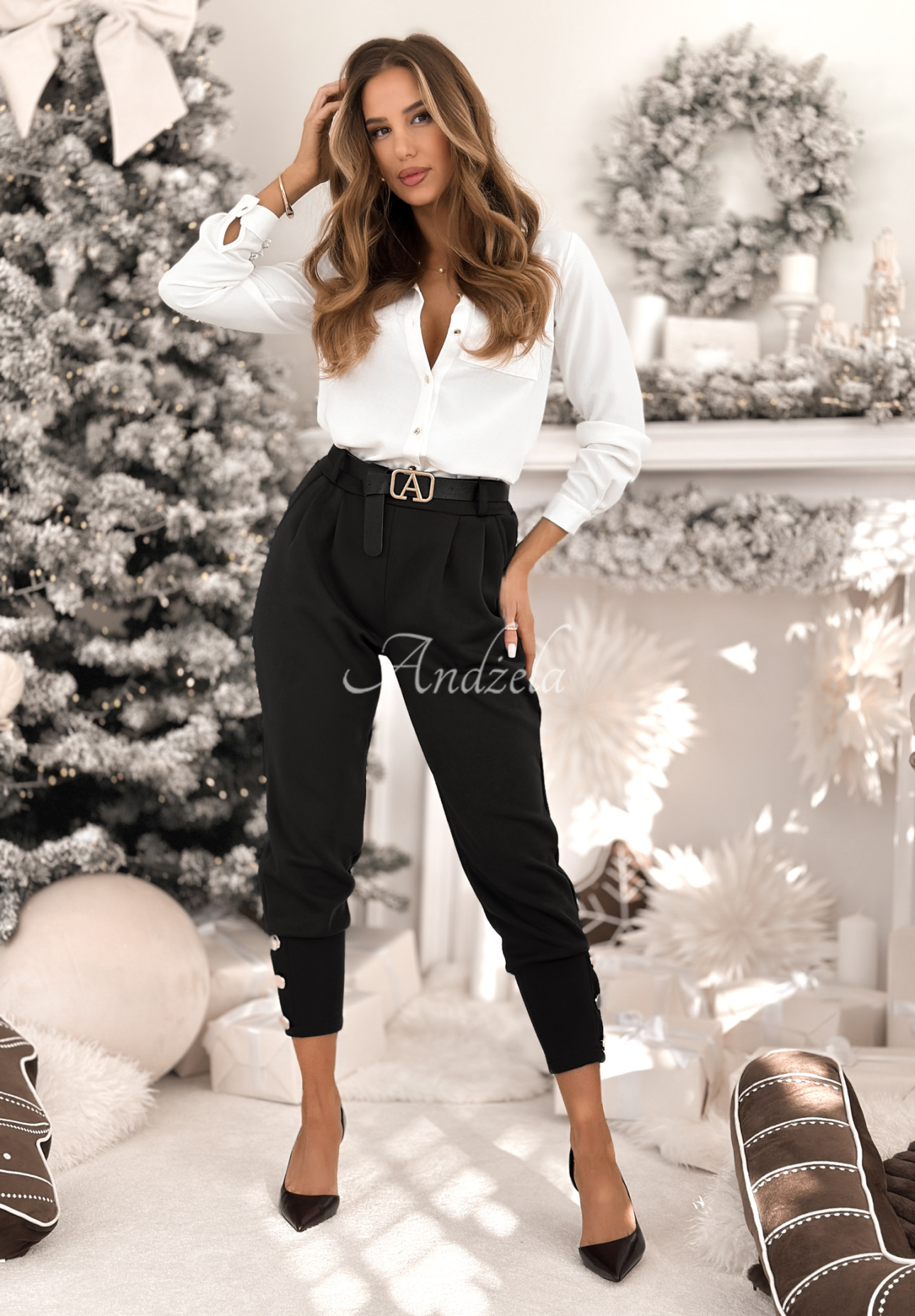 Látkové nohavice s gombíkmi Take A Peek čierne