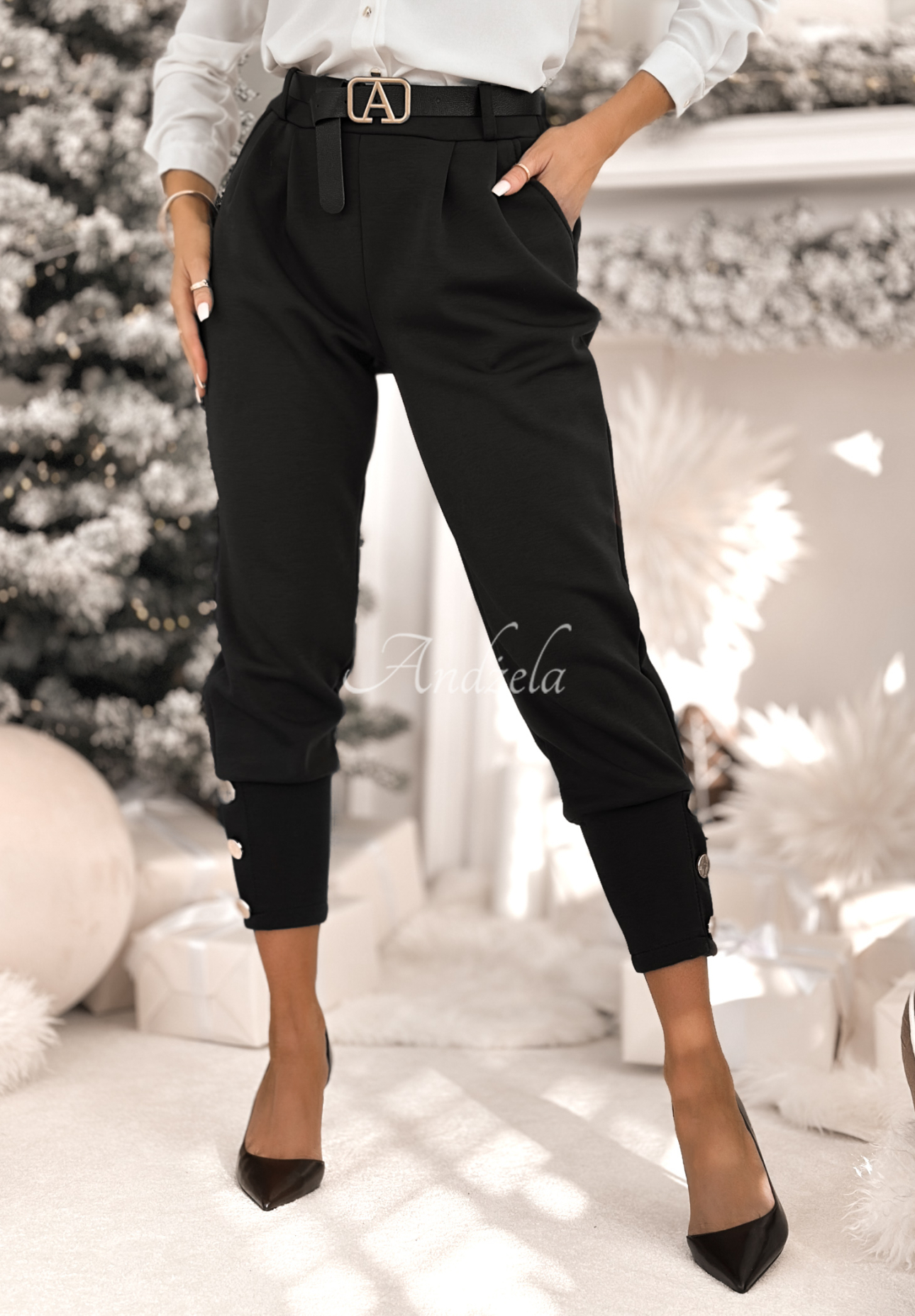 Látkové nohavice s gombíkmi Take A Peek čierne