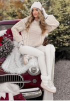 Ozdobnie pleciony Sveter Snuggle Weather ecru