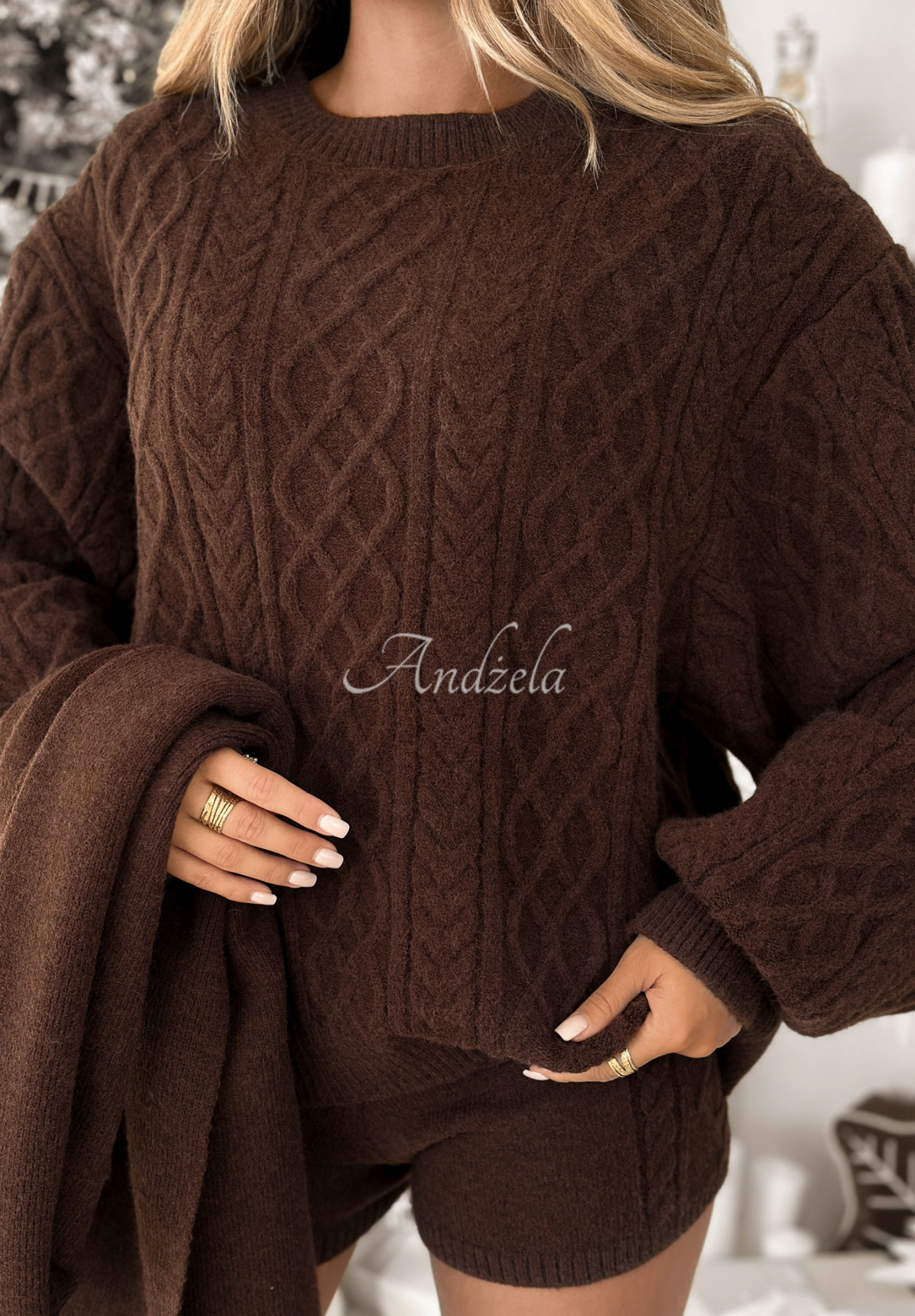 Súprava 3v1 sveter s šálom a šortky Northern Attitude čokoládový