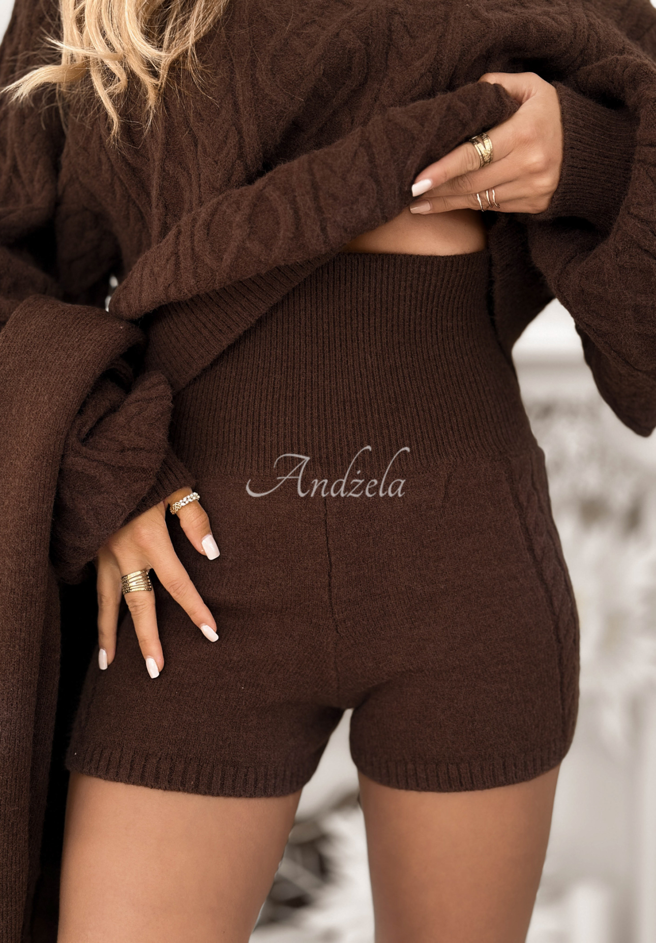 Súprava 3v1 sveter s šálom a šortky Northern Attitude čokoládový