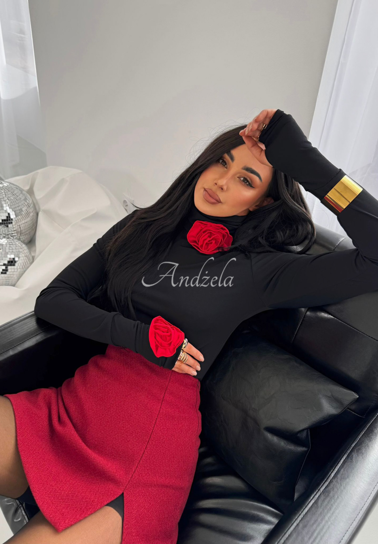 Blúzka s rolákom a ružami La Milla Bouquet Of Roses čierna