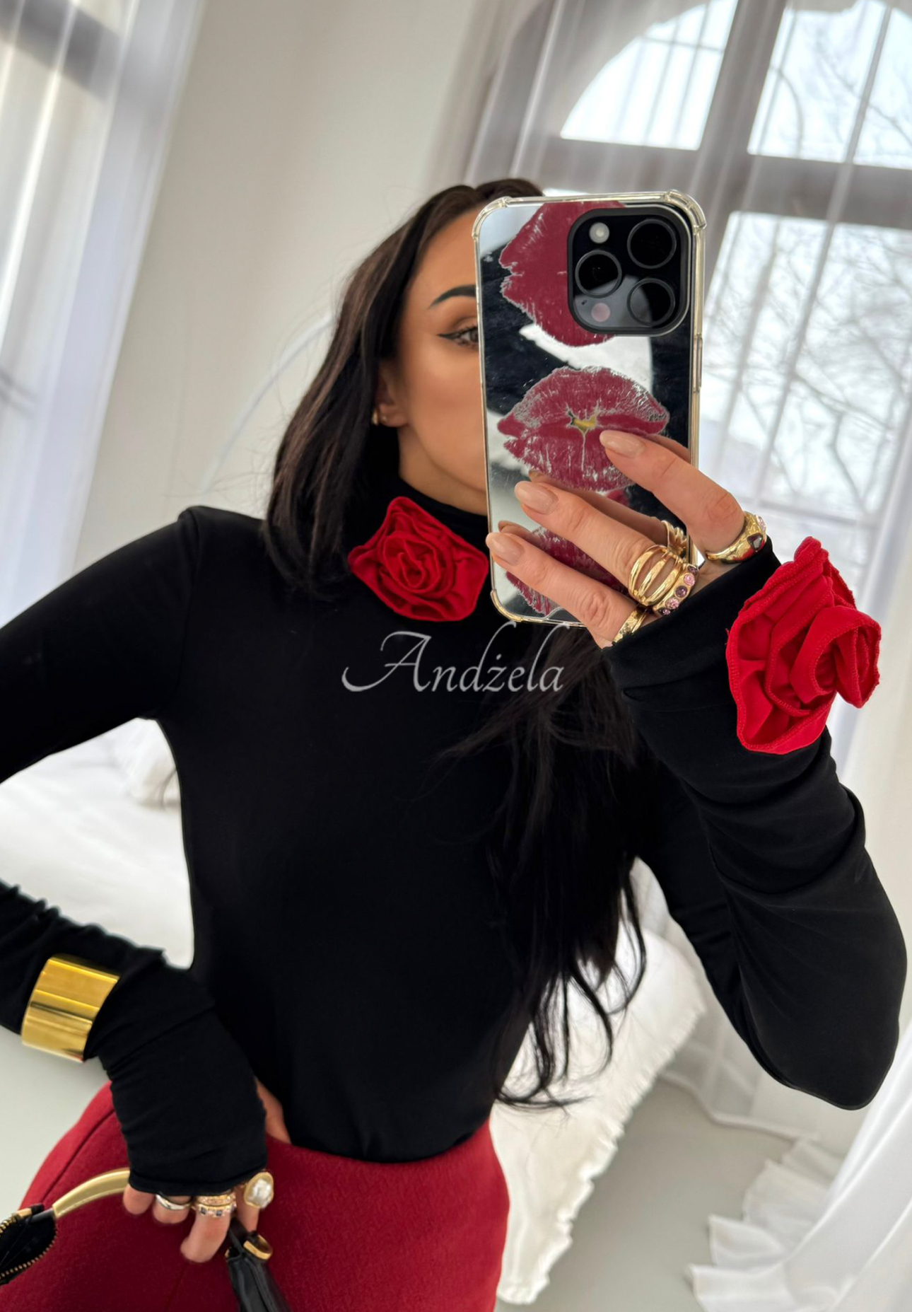 Viskózová blúzka s rolákom a ružami La Milla Bouquet Of Roses čierna