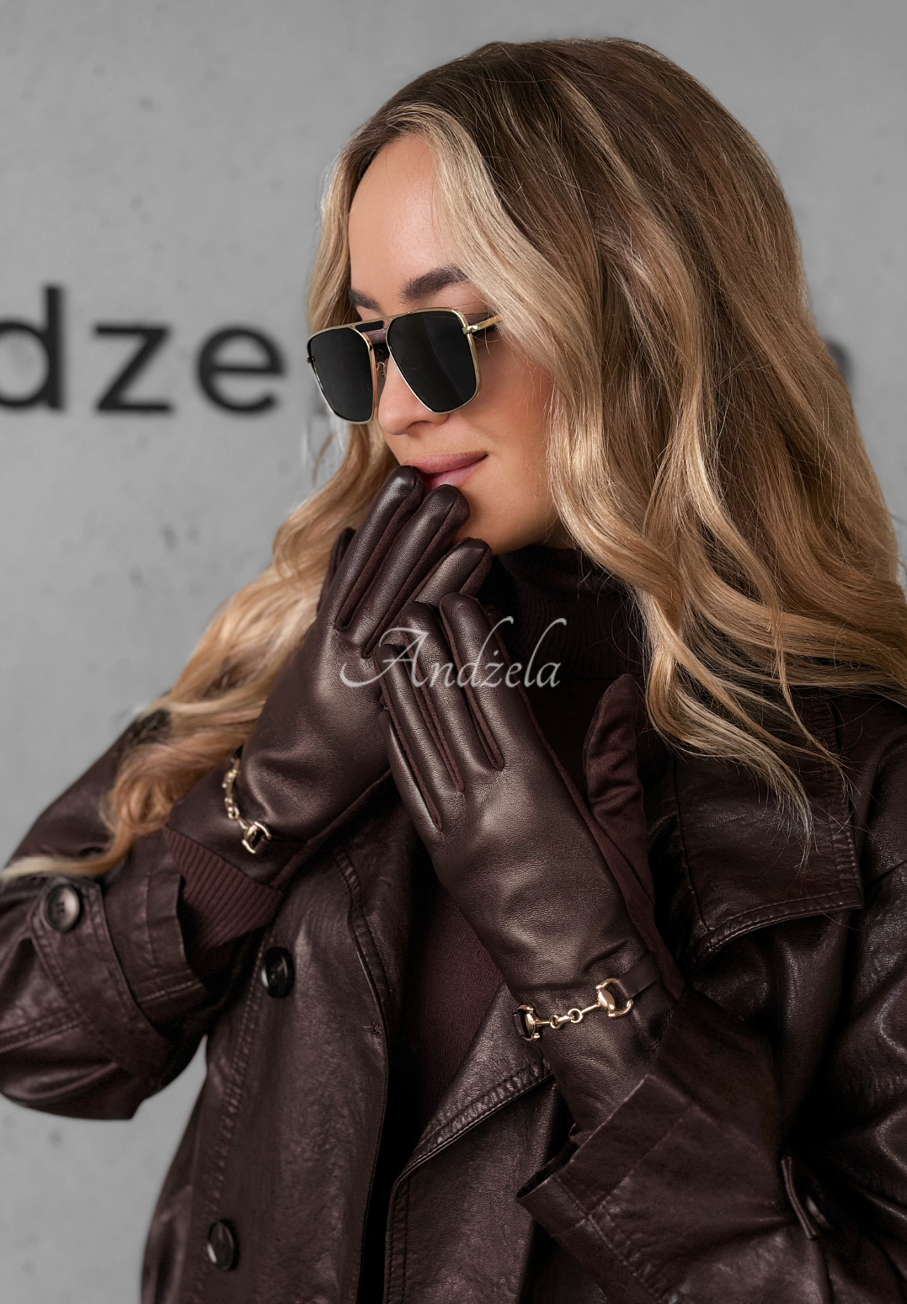 Rukavice z imitácie kože Festive Memories čokoládové