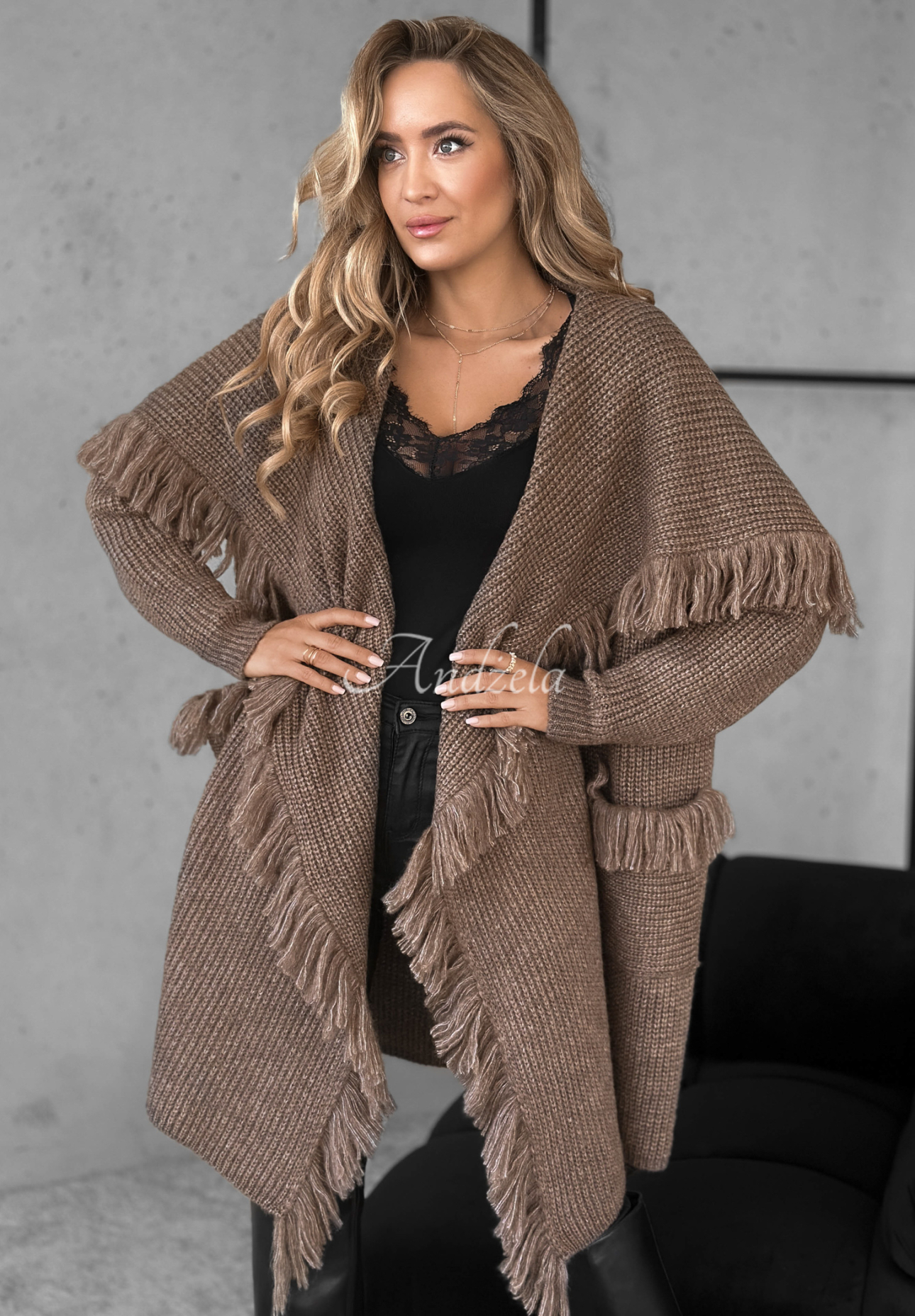 Dlhý kardigan so strapcami Forget My Name čokoládový