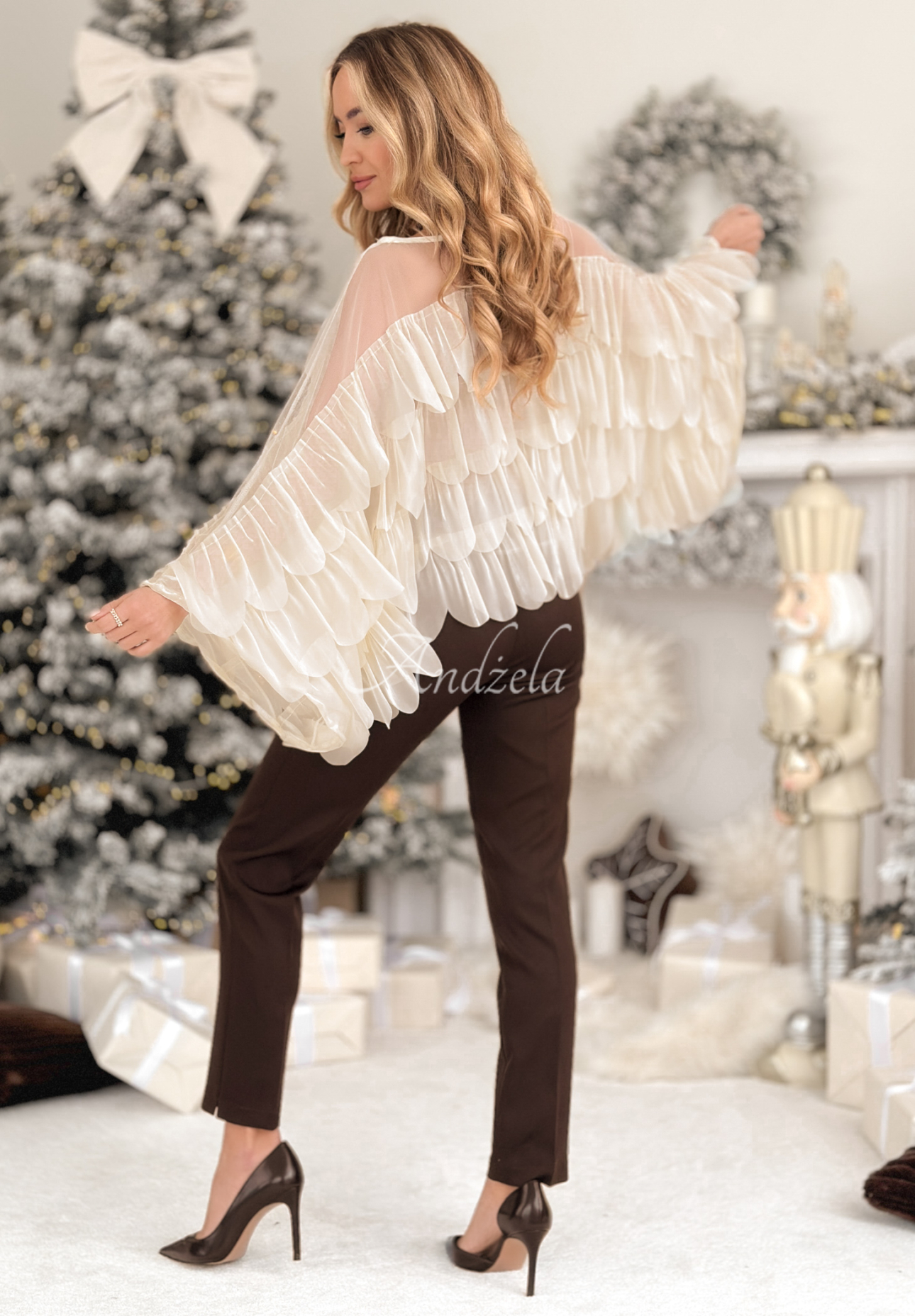 Viskózová blúzka s volánikmi Dating You ecru