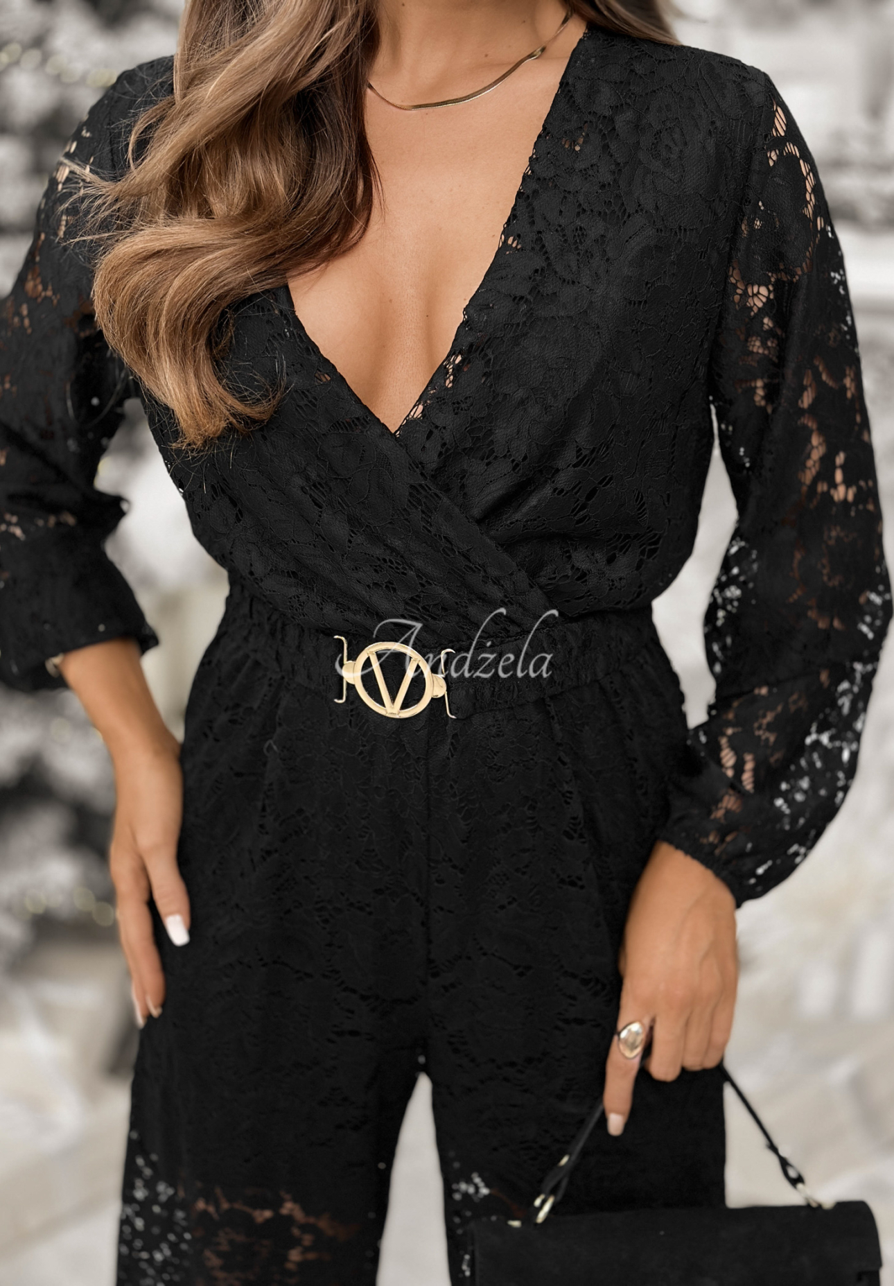 Čipkovaný overal s opaskom Back To You čierna