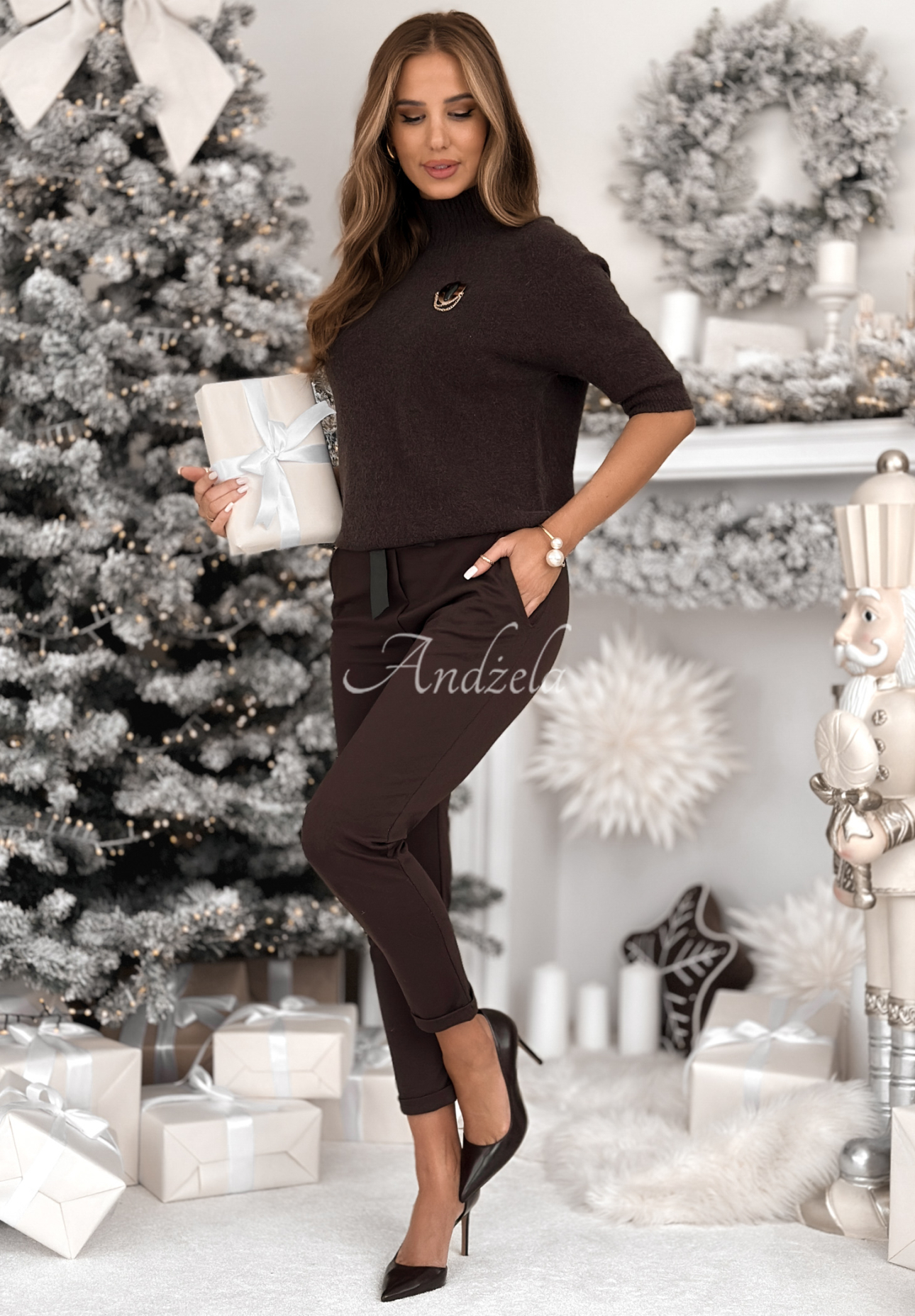 Viskózové nohavice s opaskom Alone We Can čokoládové