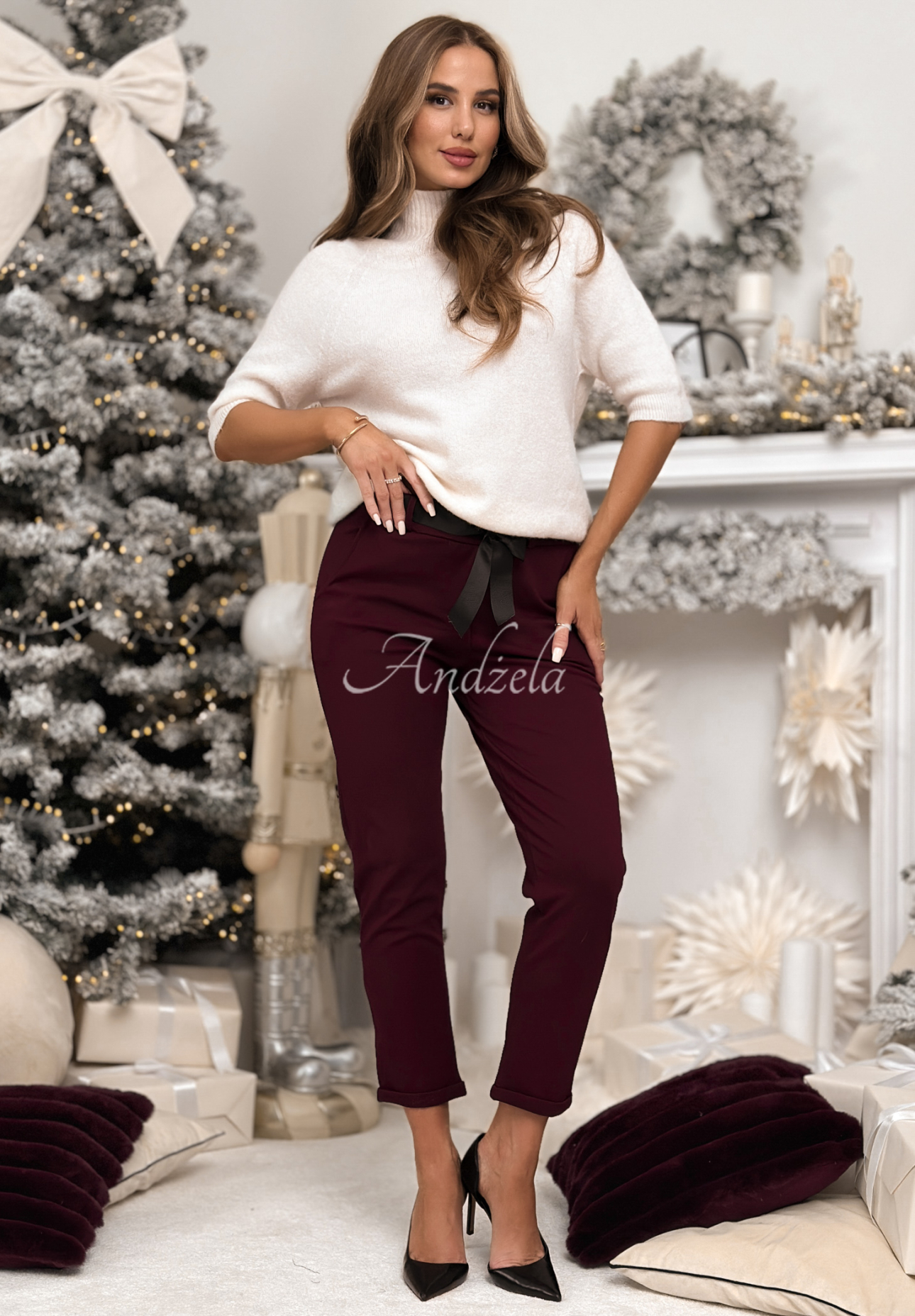 Viskózové nohavice s opaskom Alone We Can bordové