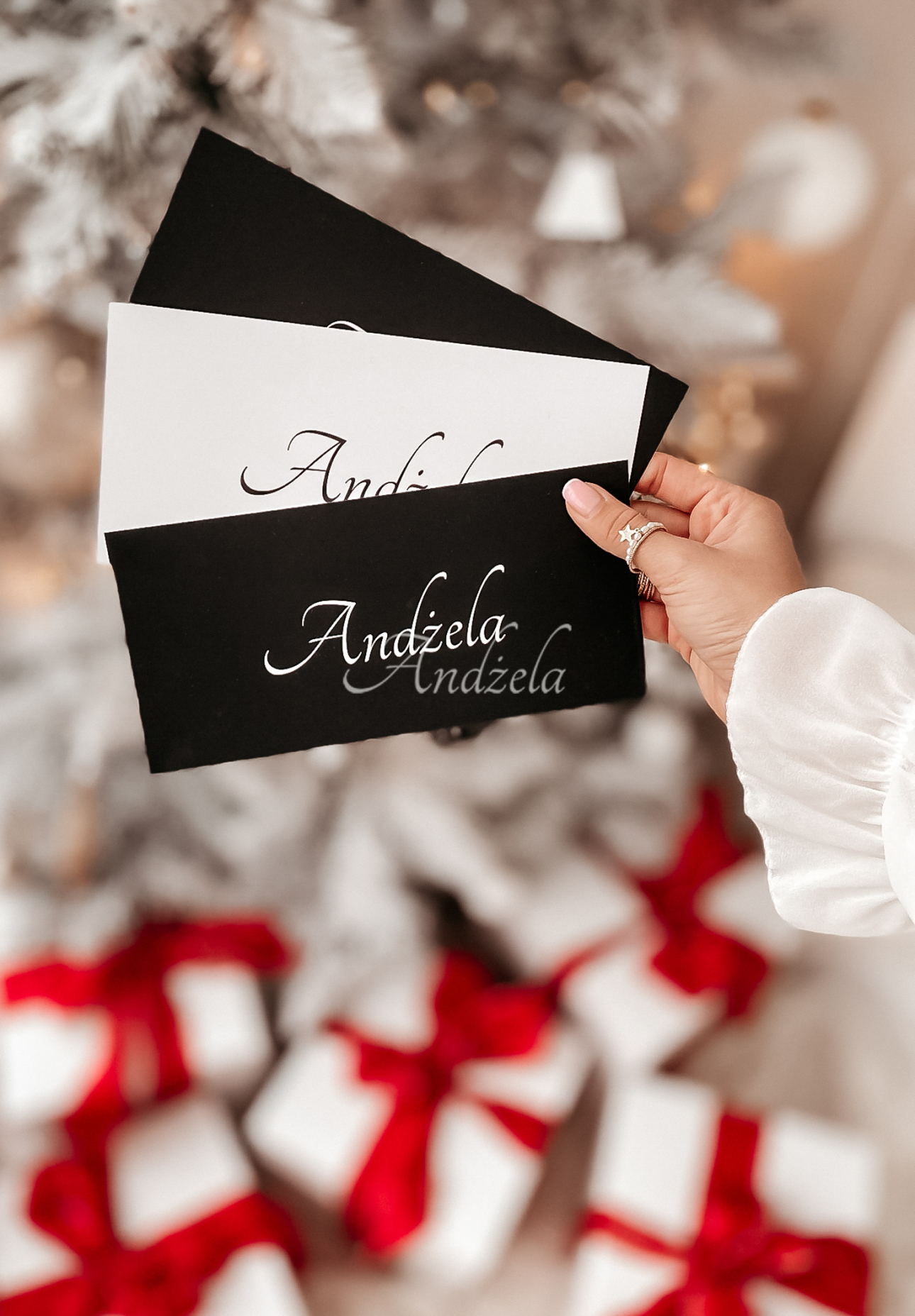 Bon Podarunkowy                                         300