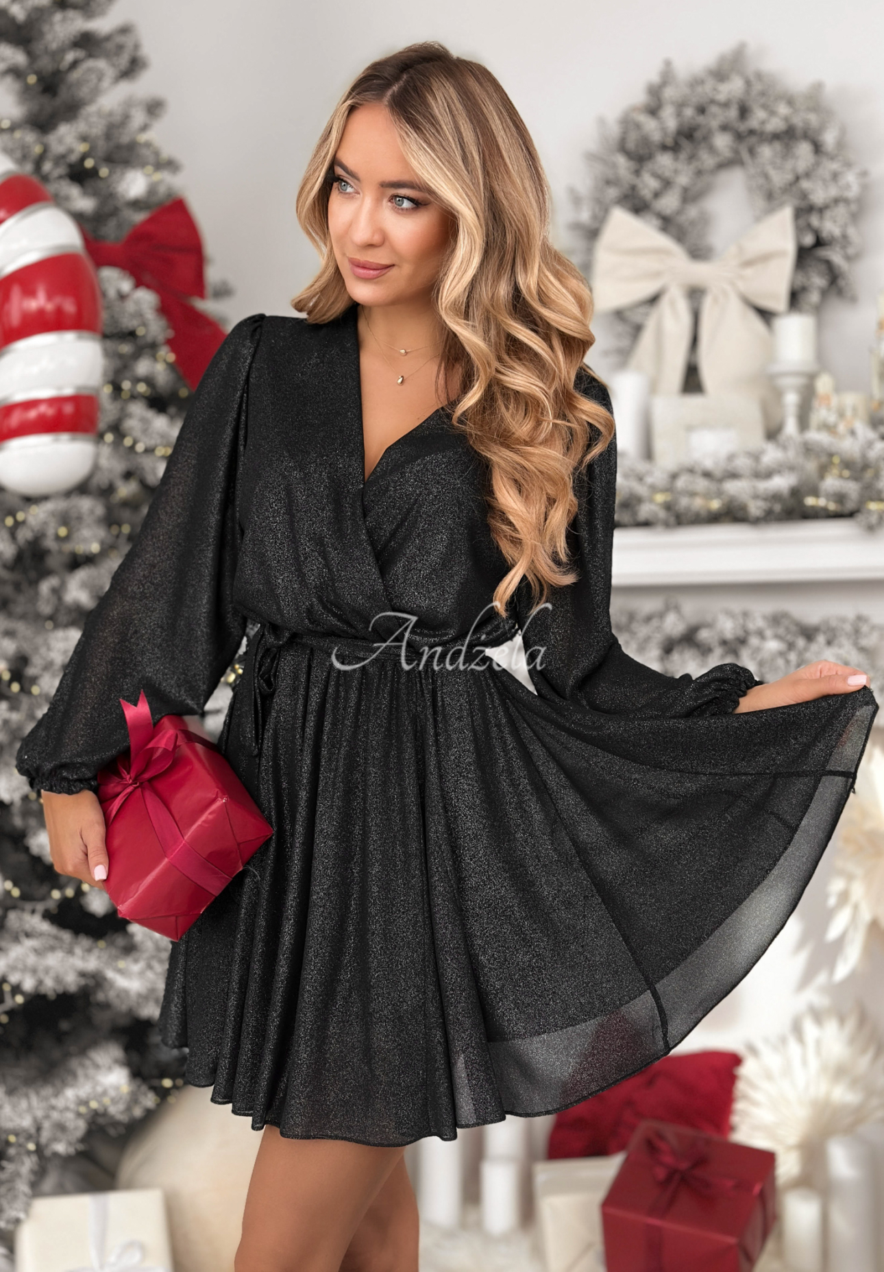 Trblietavé šaty mini s opaskom Never Texted Back čierna