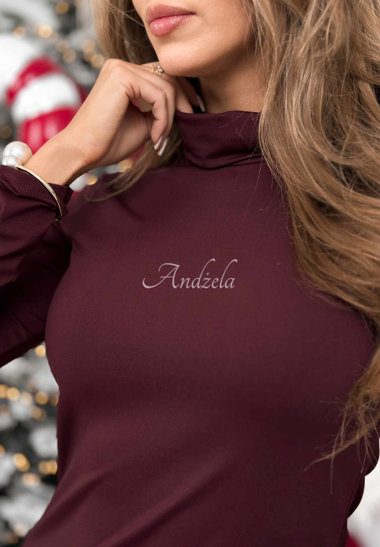 Asymetrické šaty s rolákom a čipkou Ordinary World bordová