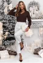 Blúzka s výstrihom Simple Is Beautiful čokoládová