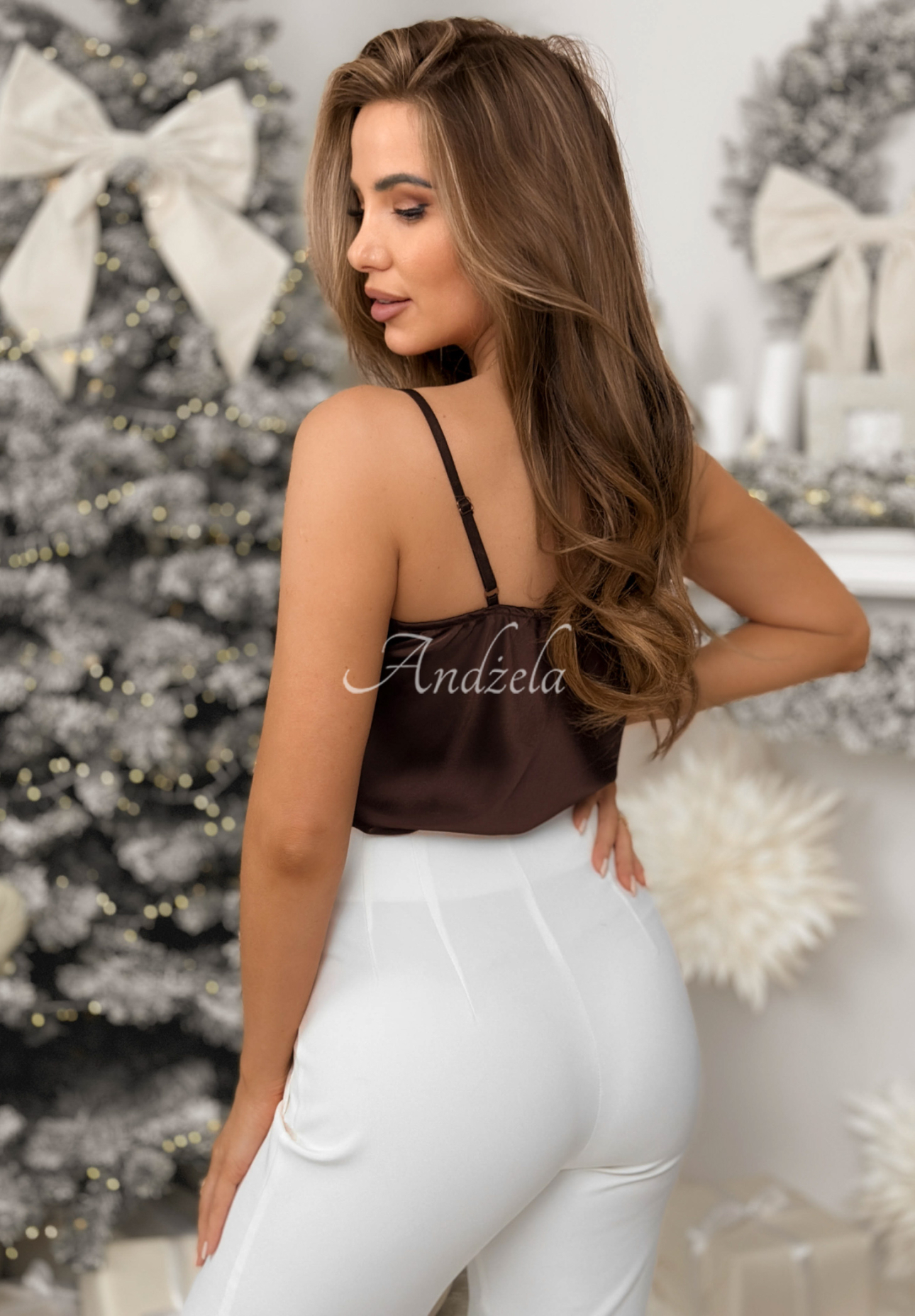 Saténový top na ramienkach s čipkou Unsaid Words čokoládový