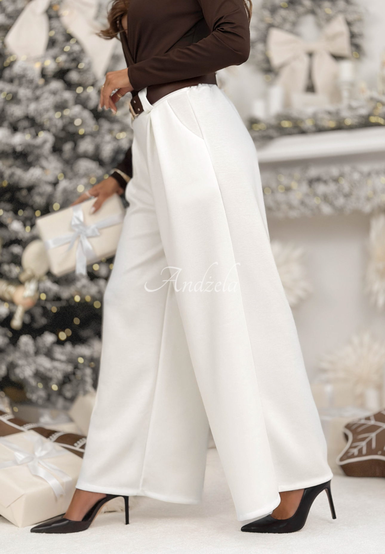 Látkové nohavice wide leg s opaskom Own Your Power ecru