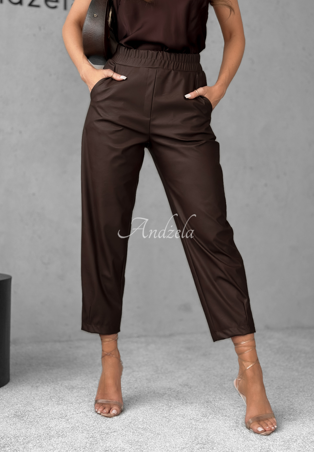 Voskované nohavice She Is Strong čokoládové