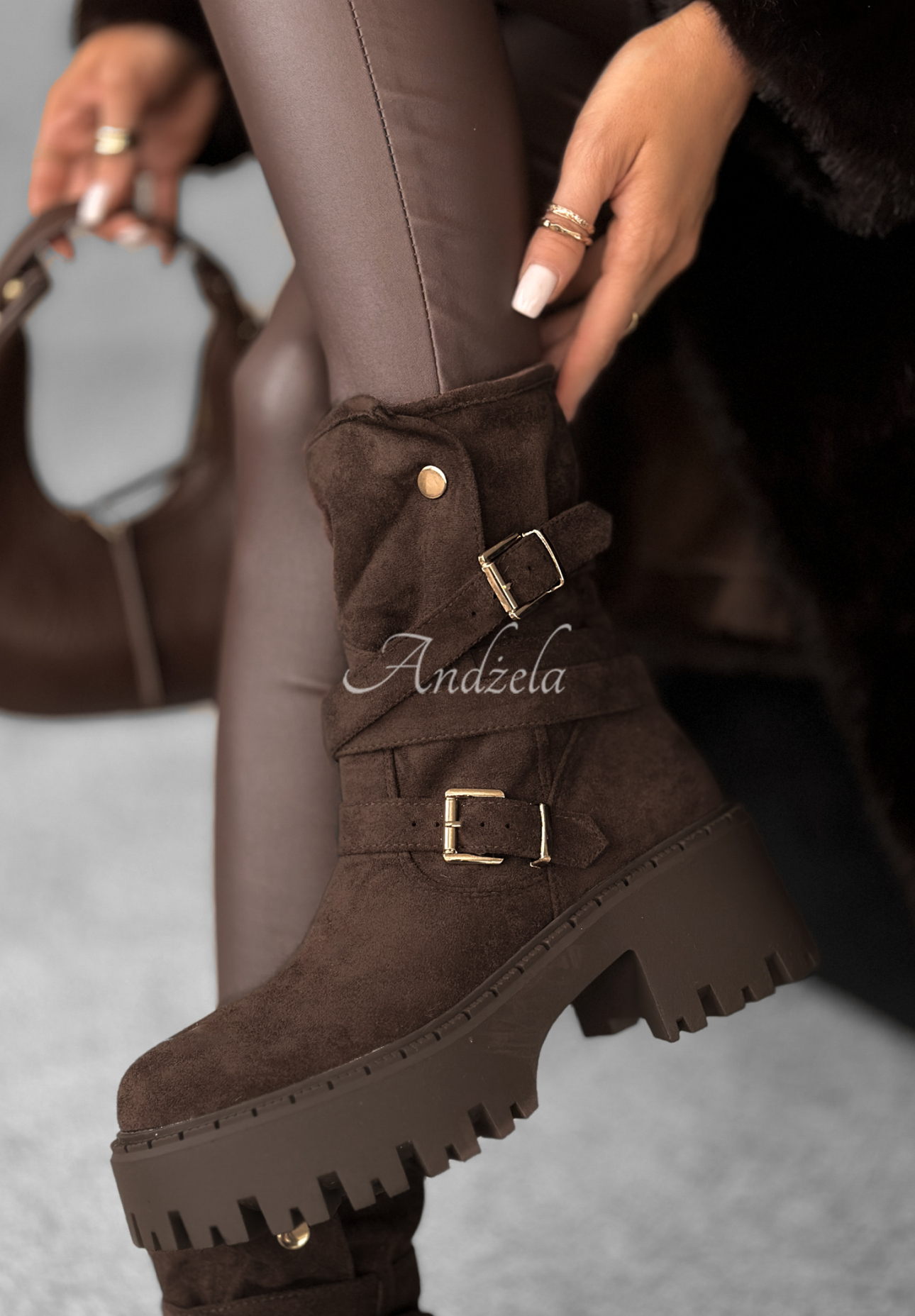 Semišové členkové čižmy s prackami Coldest Months čokoládové