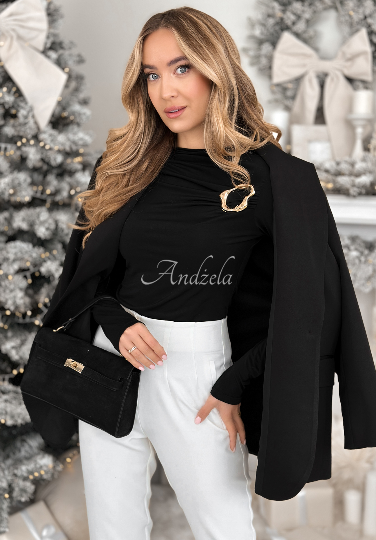 Blúzka s riasením a ozdobnou aplikáciou No Feelings čierna