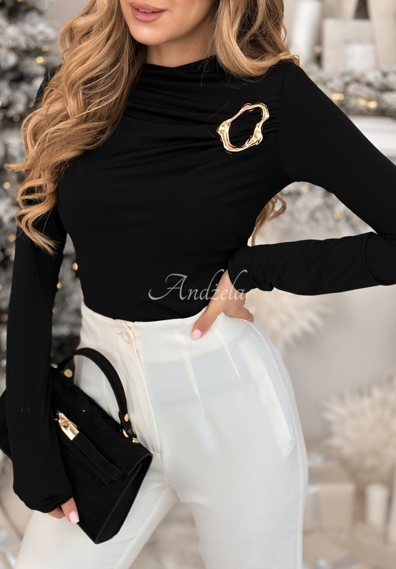 Blúzka s riasením a ozdobnou aplikáciou No Feelings čierna