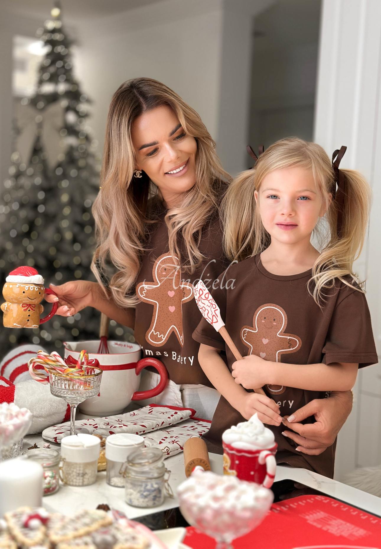 Vianočné tričko s potlačou Xmas Bakery čokoládový