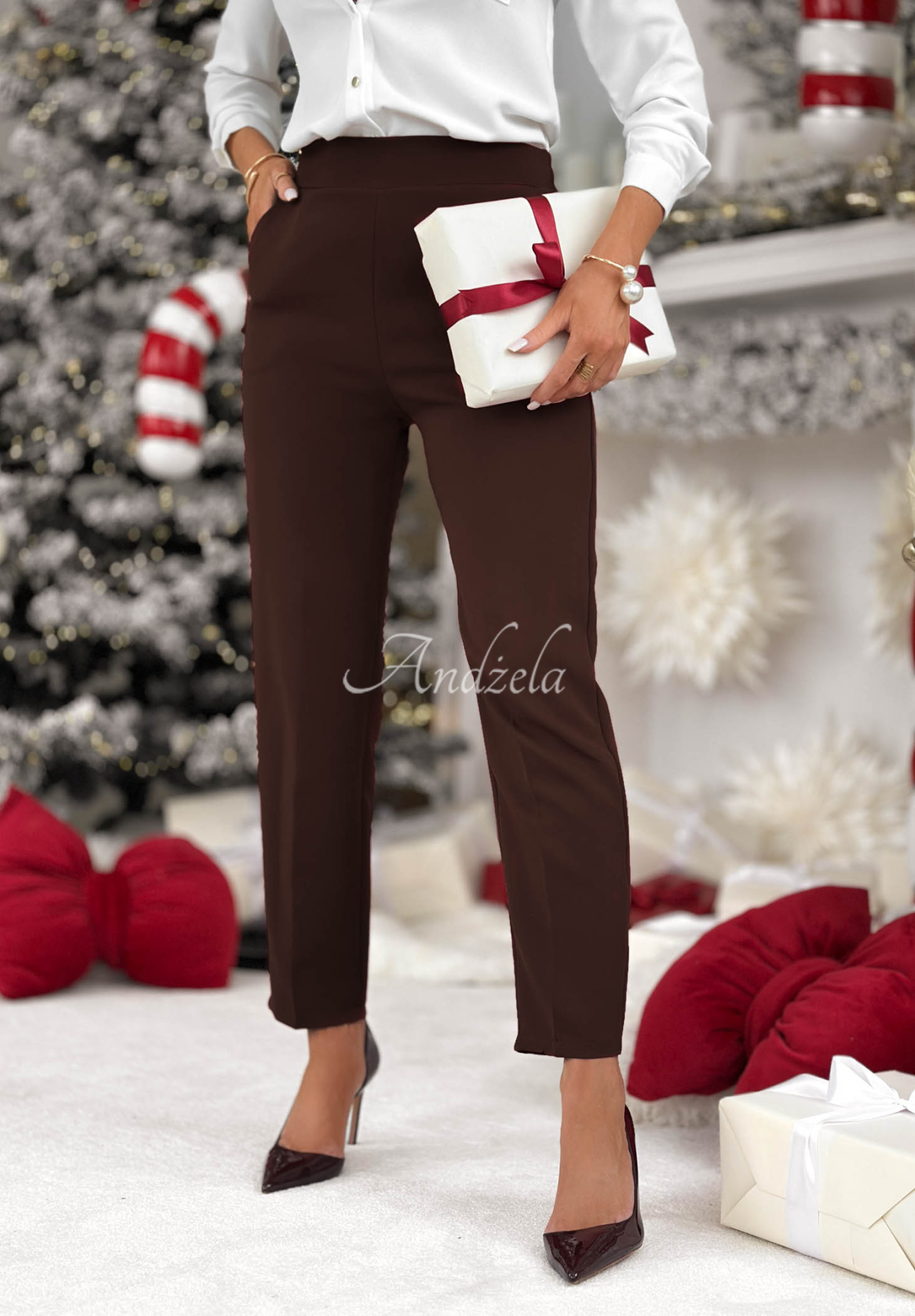 Cigaretové nohavice No Idea čokoládové