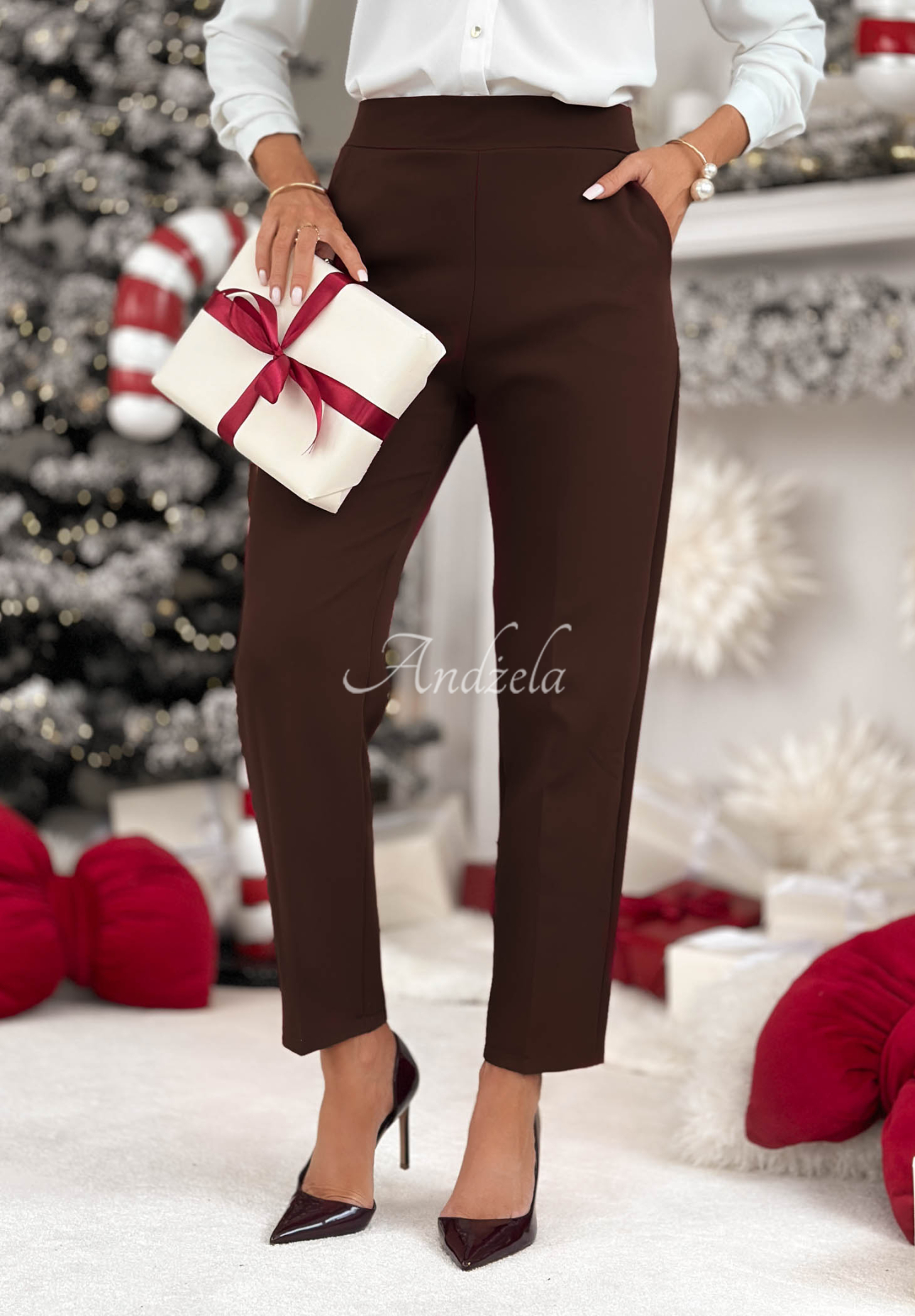 Cigaretové nohavice No Idea čokoládové