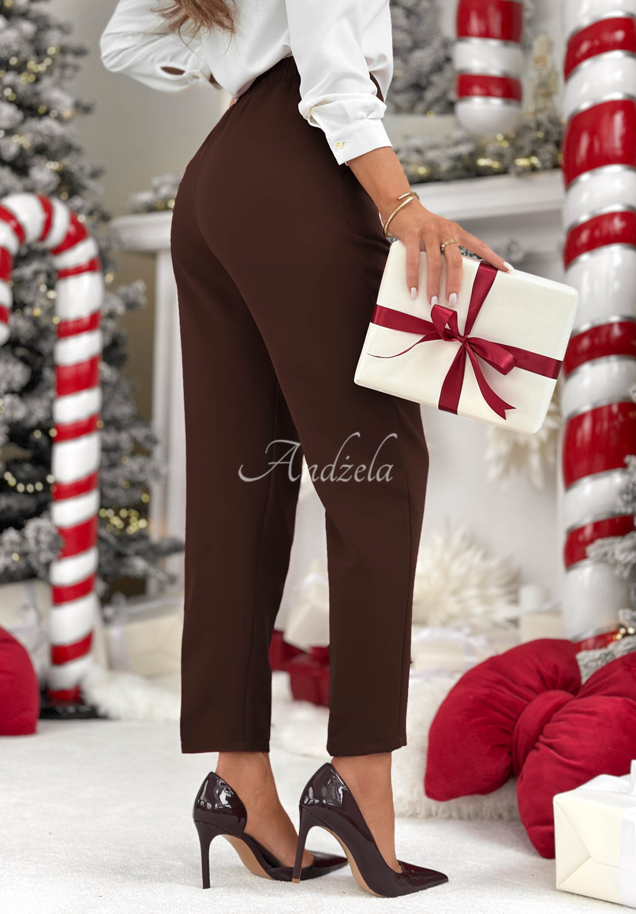 Cigaretové nohavice No Idea čokoládové