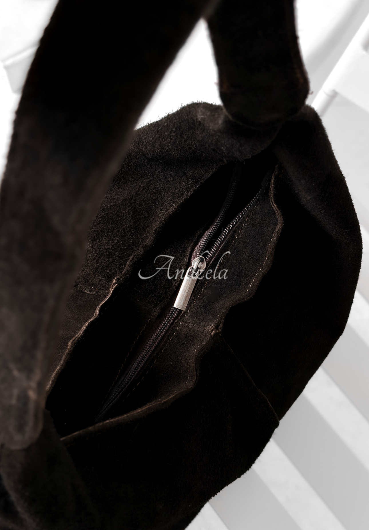 Semišová kabelka In The Shade čokoládová