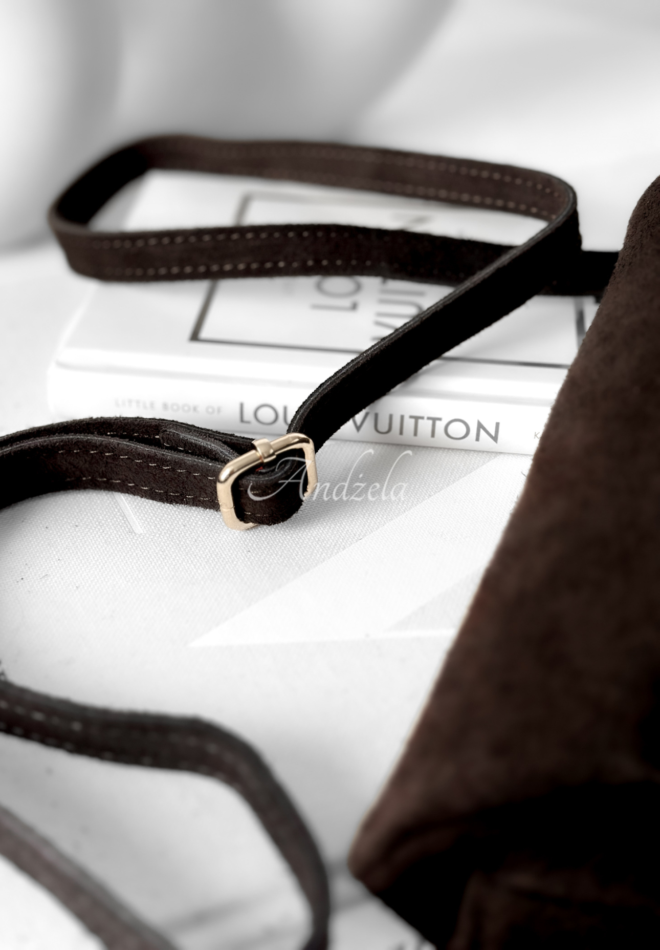 Semišová kabelka In My Closet čokoládová